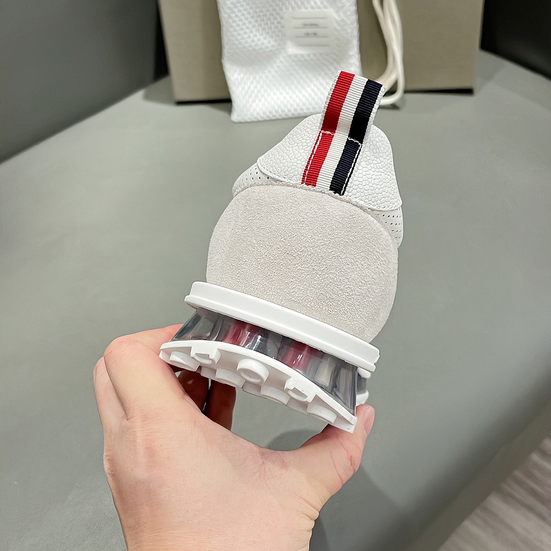 THOM BROWNE White Sneaker with Transparent Soles from Early Autumn Series – Price and Details - 图片 9
