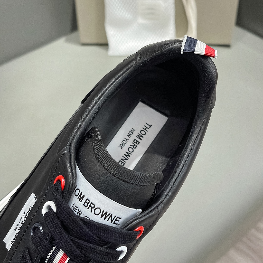 “THOM BROWNE Morning Shoes Black Calf-Skin Sneaker from Early Fall Series” - 图片 9