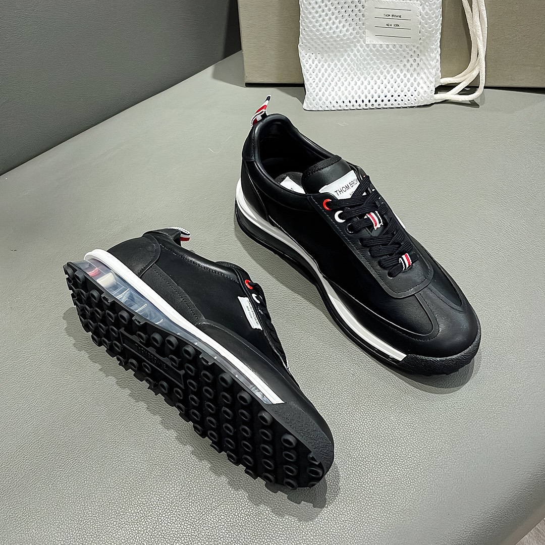 “THOM BROWNE Morning Shoes Black Calf-Skin Sneaker from Early Fall Series” - 图片 2
