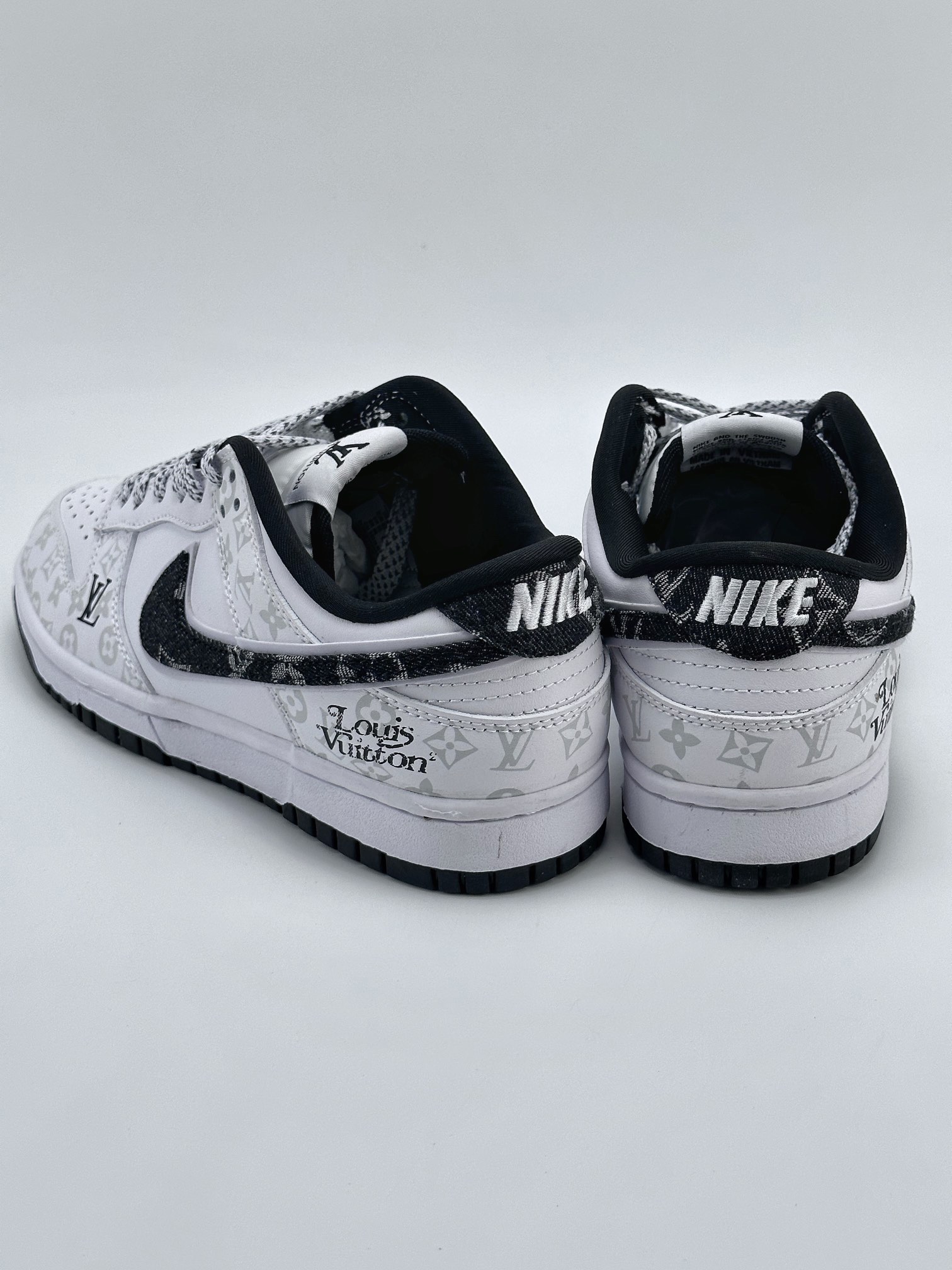 Nike SB Dunk Low x Louis Vuitton White and Black LV Print DD1391-136