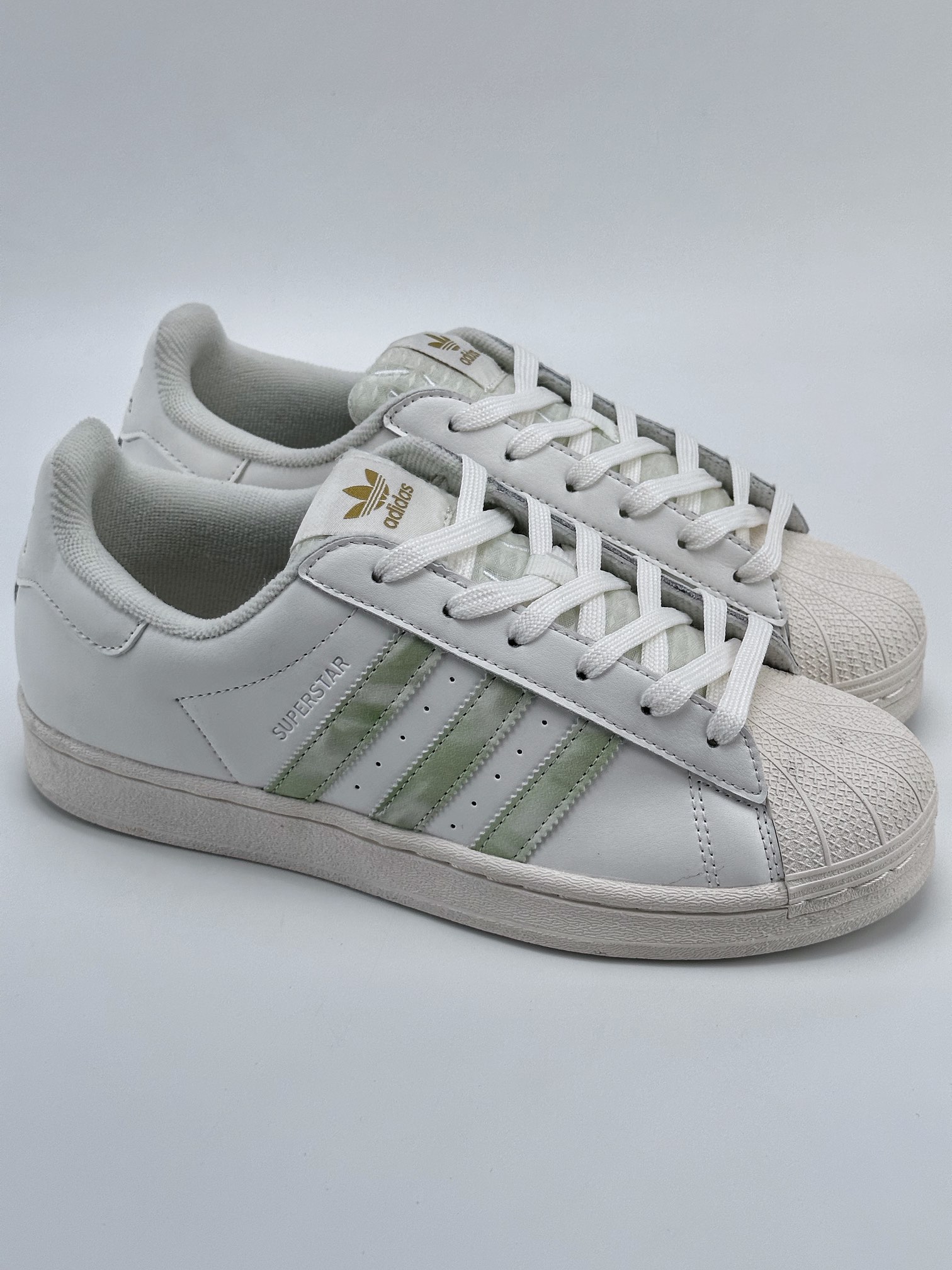 AD Originals Superstar Vegan W Shell Toe Beige Green HQ6668