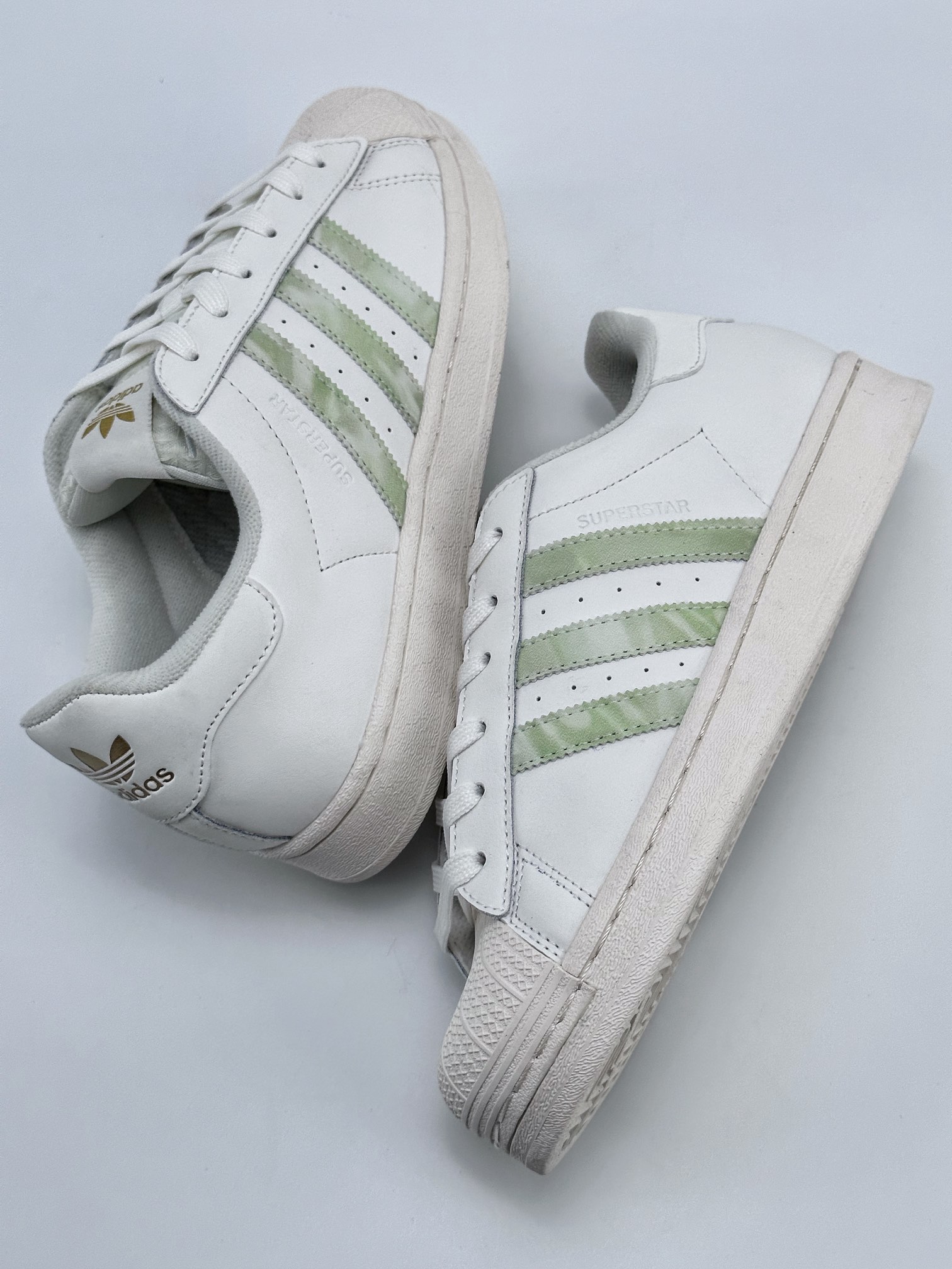 AD Originals Superstar Vegan W Shell Toe Beige Green HQ6668