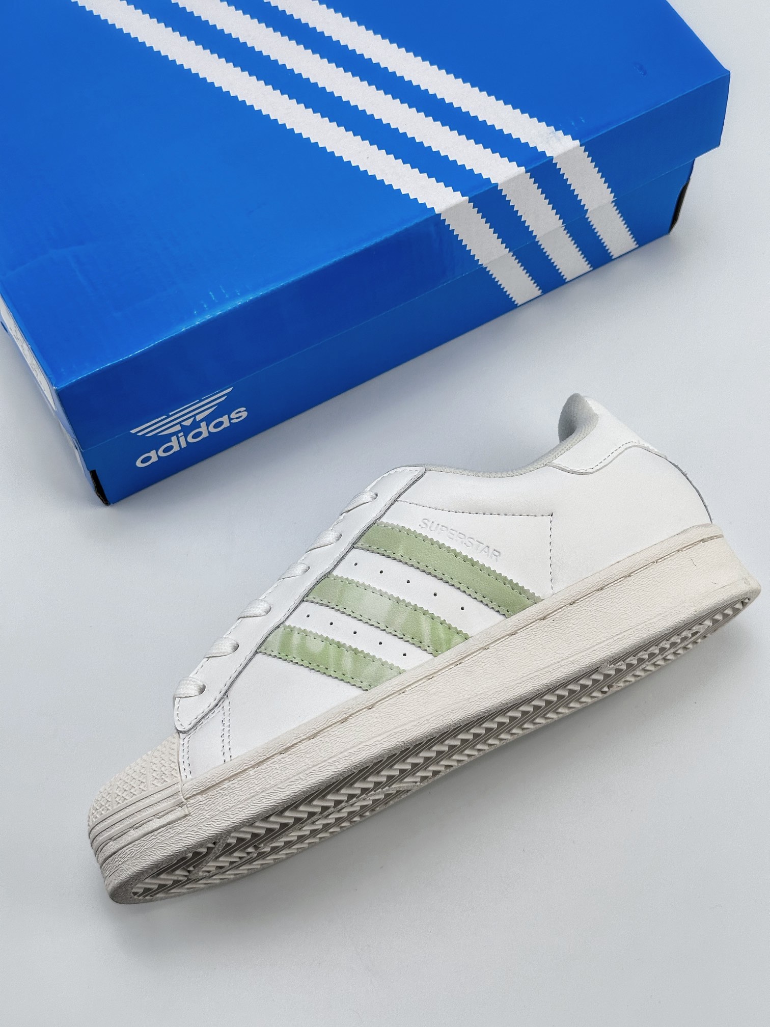 AD Originals Superstar Vegan W Shell Toe Beige Green HQ6668