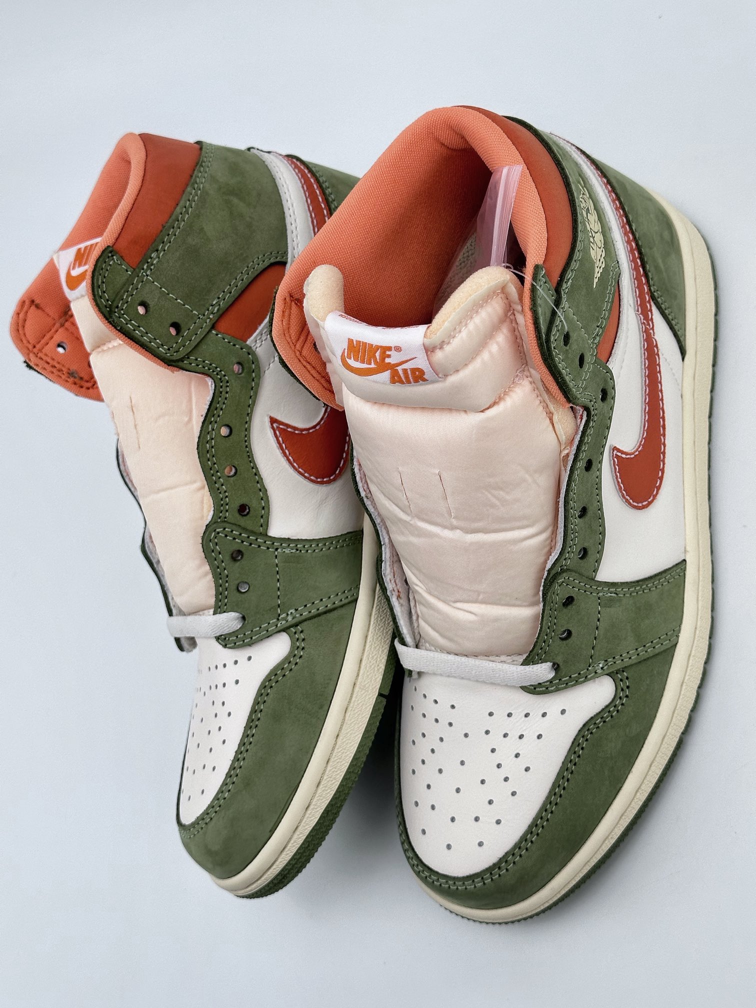 Air Jordan 1 High OG “Craft Celadon” 麂皮墨绿橙 FB9934-300