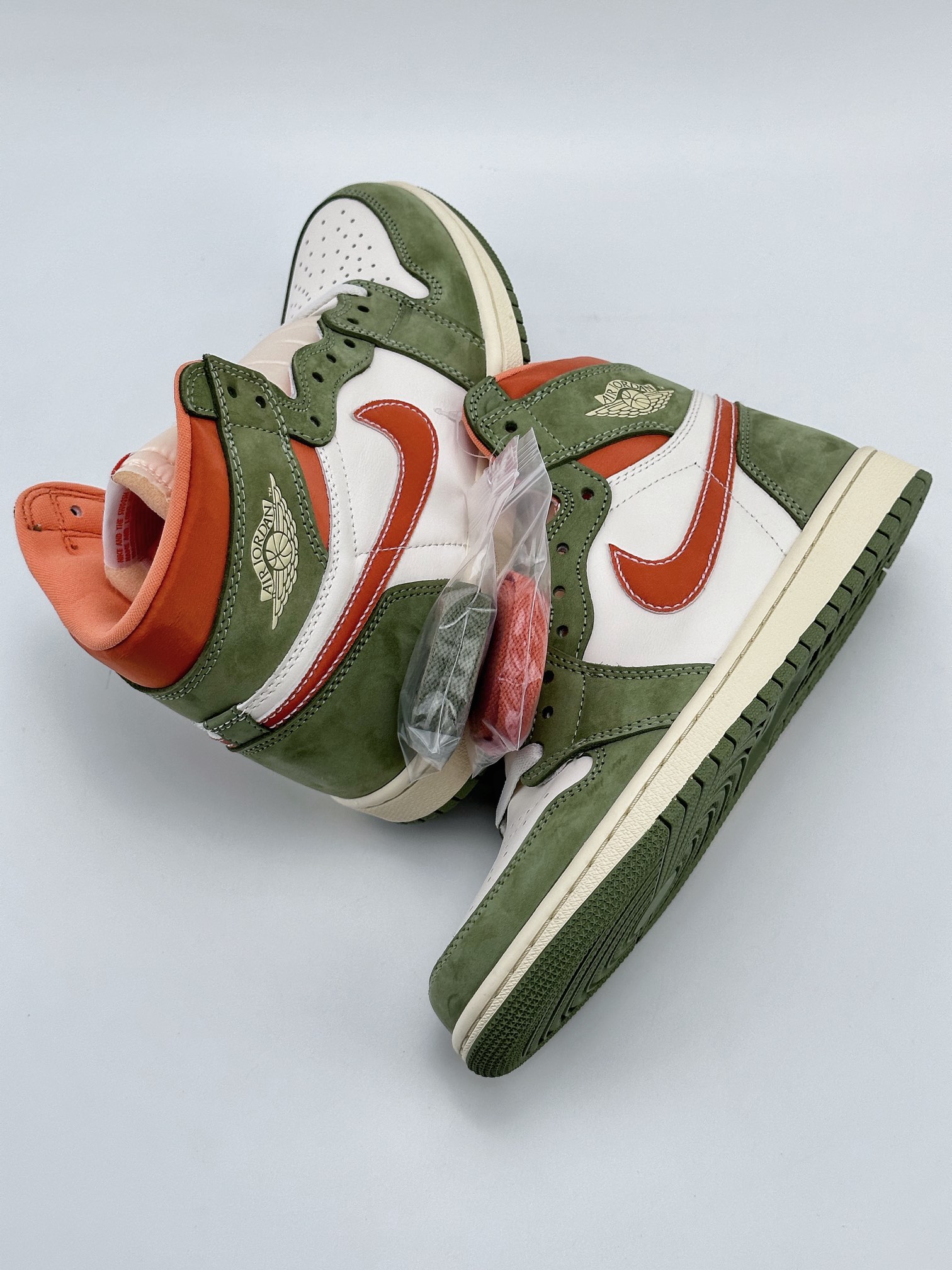 Air Jordan 1 High OG “Craft Celadon” 麂皮墨绿橙 FB9934-300