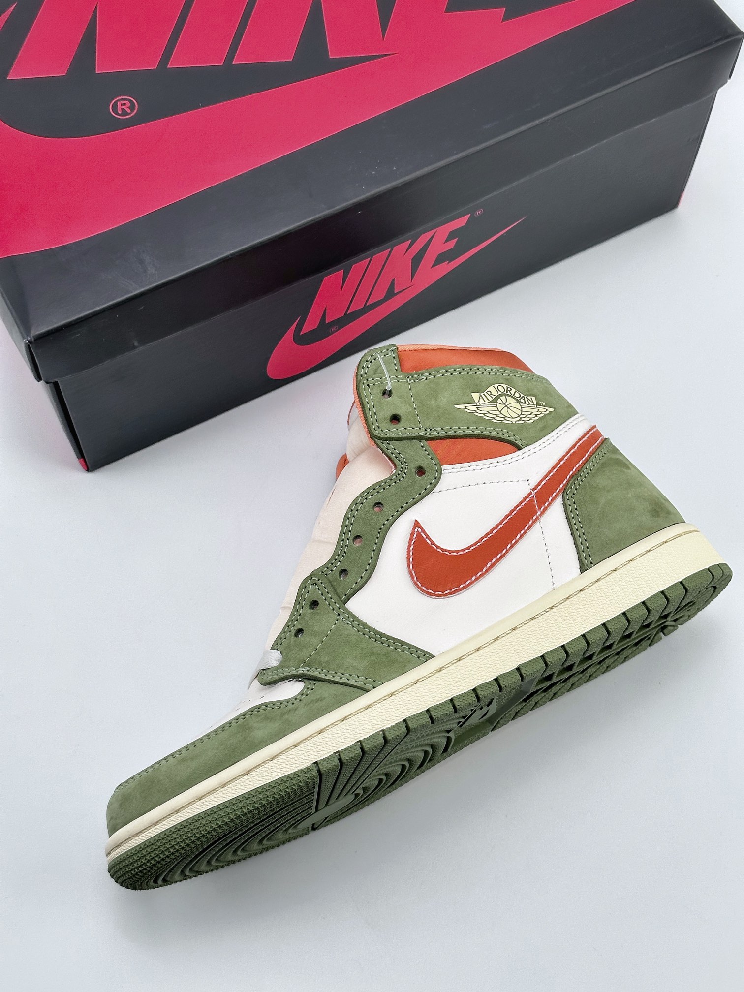 Air Jordan 1 High OG “Craft Celadon” 麂皮墨绿橙 FB9934-300