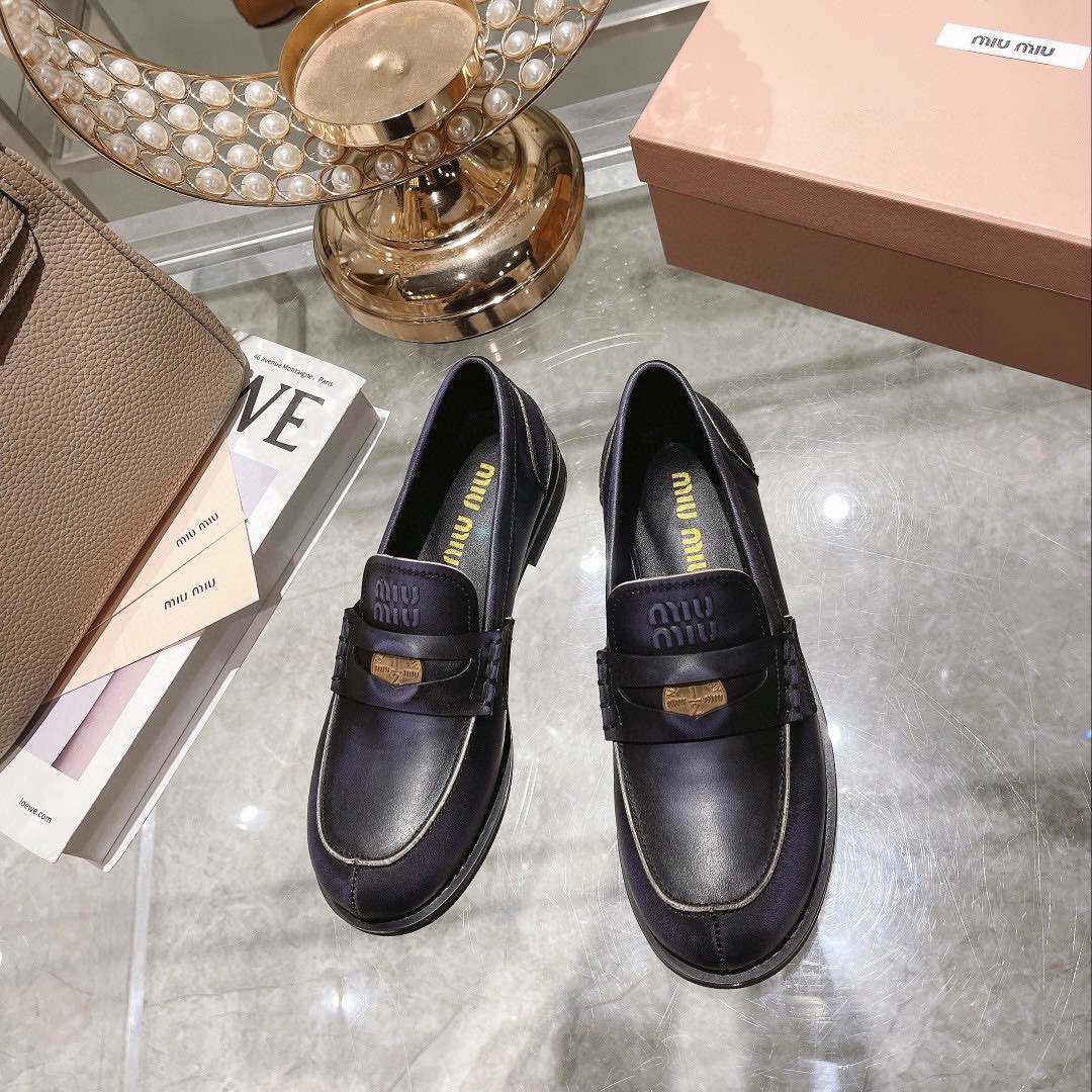 MiuMiu Zapatos Loafers