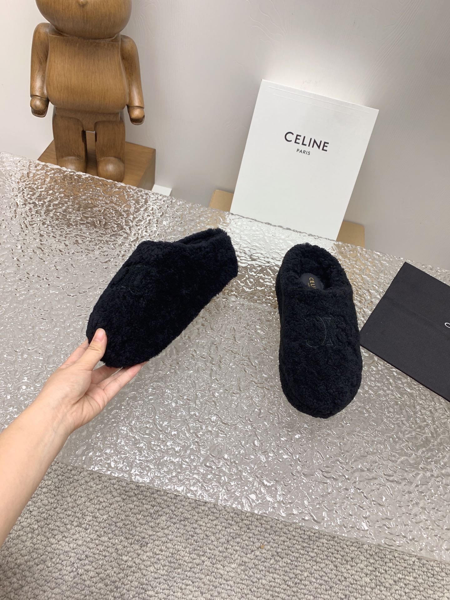 CELINE/塞琳23s秋冬新品一脚蹬羊毛半拖拖鞋这一季的赛琳又让我重新爱了它一次！这季节美鞋太多这款毛