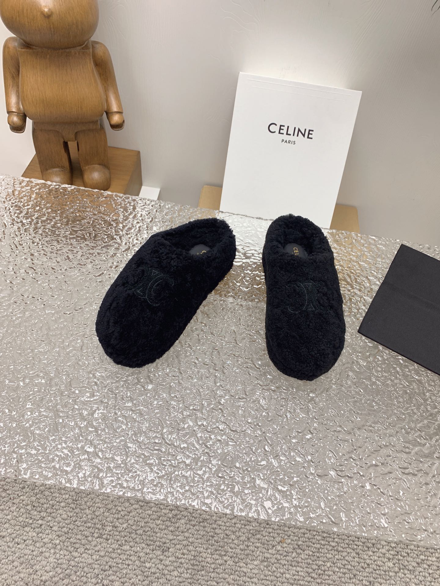 CELINE/塞琳23s秋冬新品一脚蹬羊毛半拖拖鞋这一季的赛琳又让我重新爱了它一次！这季节美鞋太多这款毛