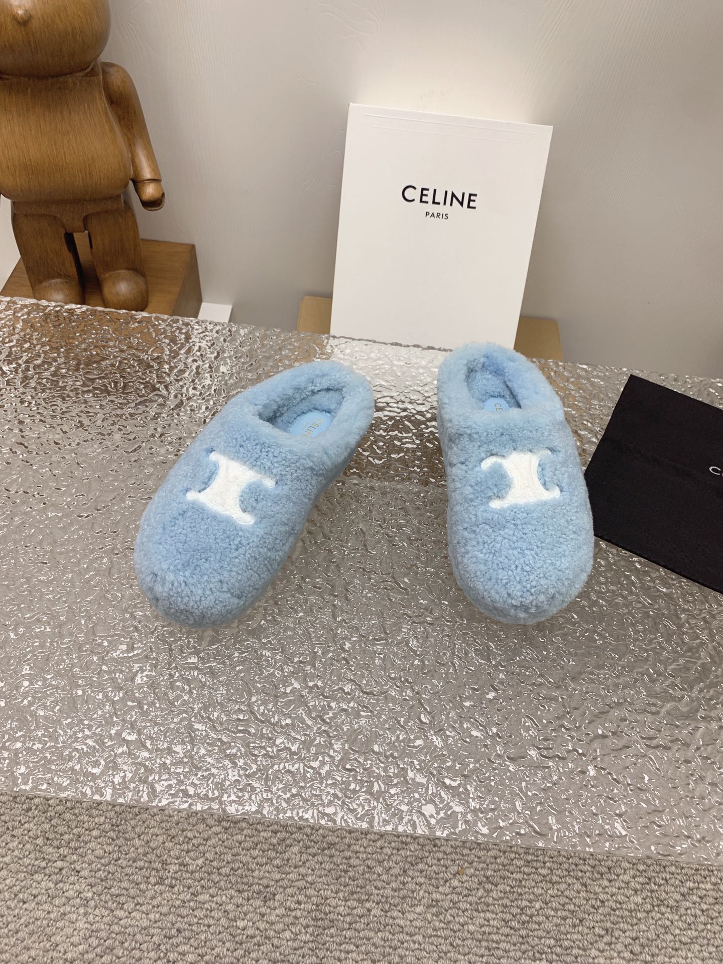 CELINE/塞琳23s秋冬新品一脚蹬羊毛半拖拖鞋这一季的赛琳又让我重新爱了它一次！这季节美鞋太多这款毛