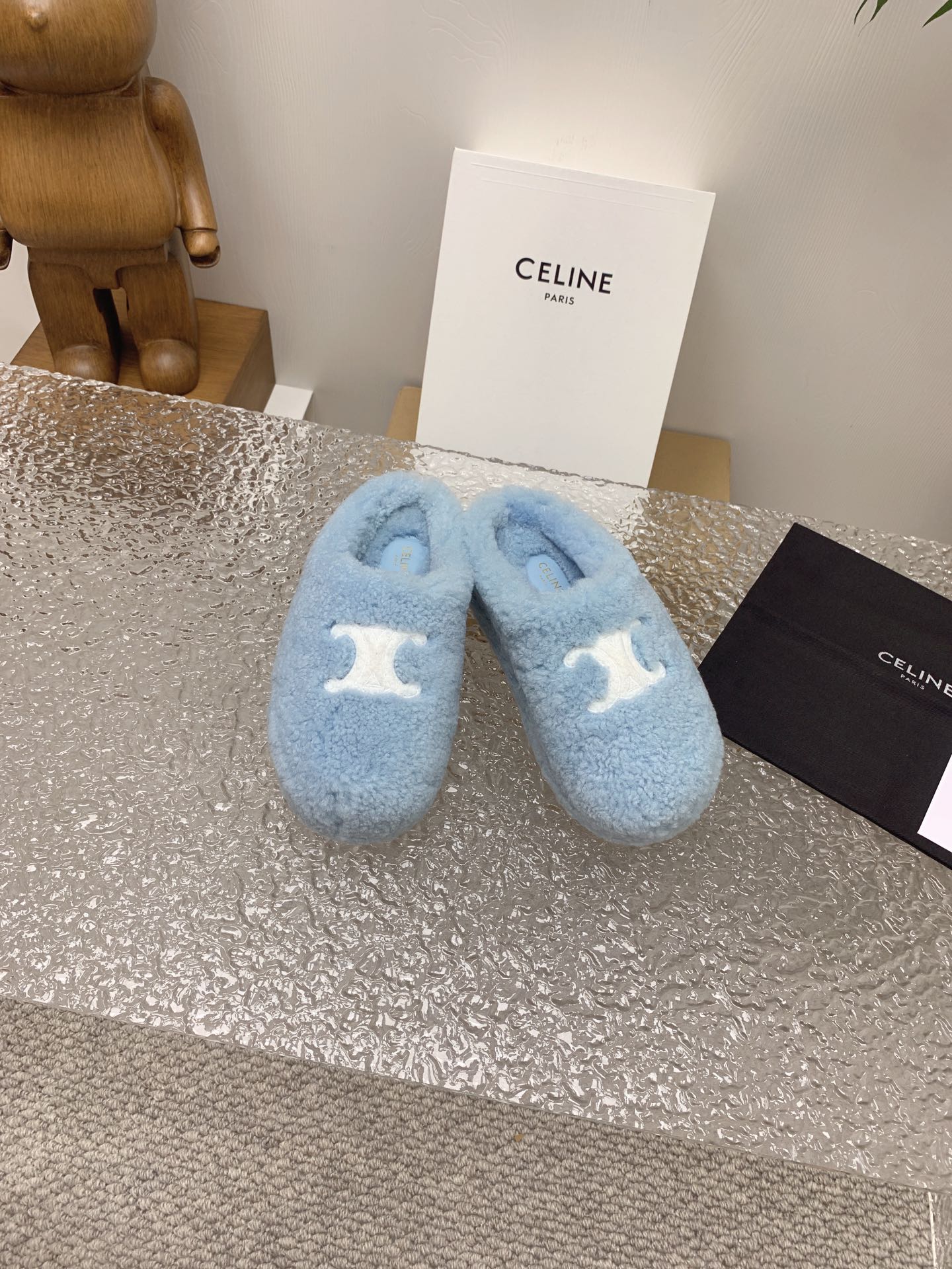 CELINE/塞琳23s秋冬新品一脚蹬羊毛半拖拖鞋这一季的赛琳又让我重新爱了它一次！这季节美鞋太多这款毛