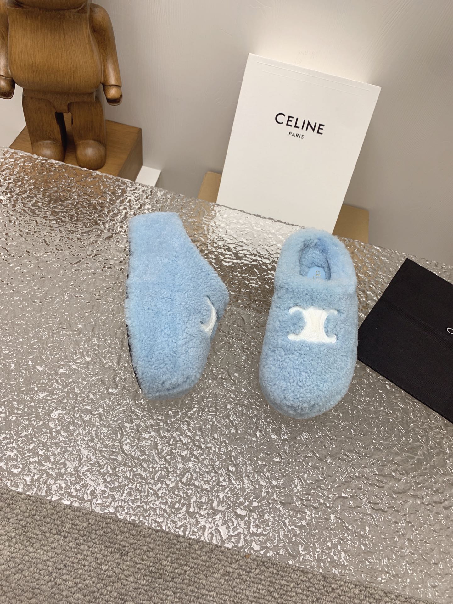 CELINE/塞琳23s秋冬新品一脚蹬羊毛半拖拖鞋这一季的赛琳又让我重新爱了它一次！这季节美鞋太多这款毛