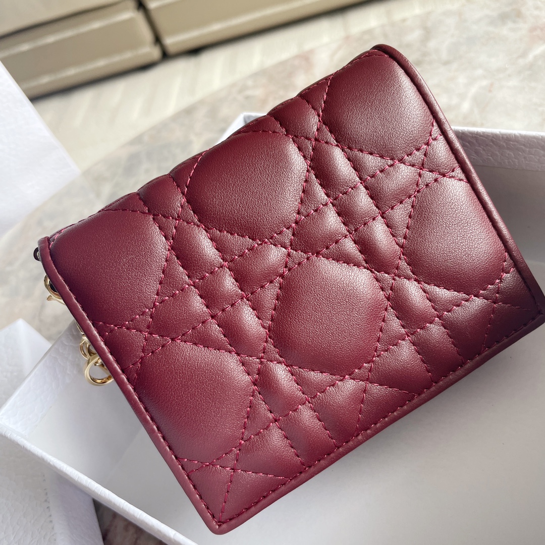 [Dior Wallets]LADY Wallet parchmentThis mini LadyDior wallet has a sophisti