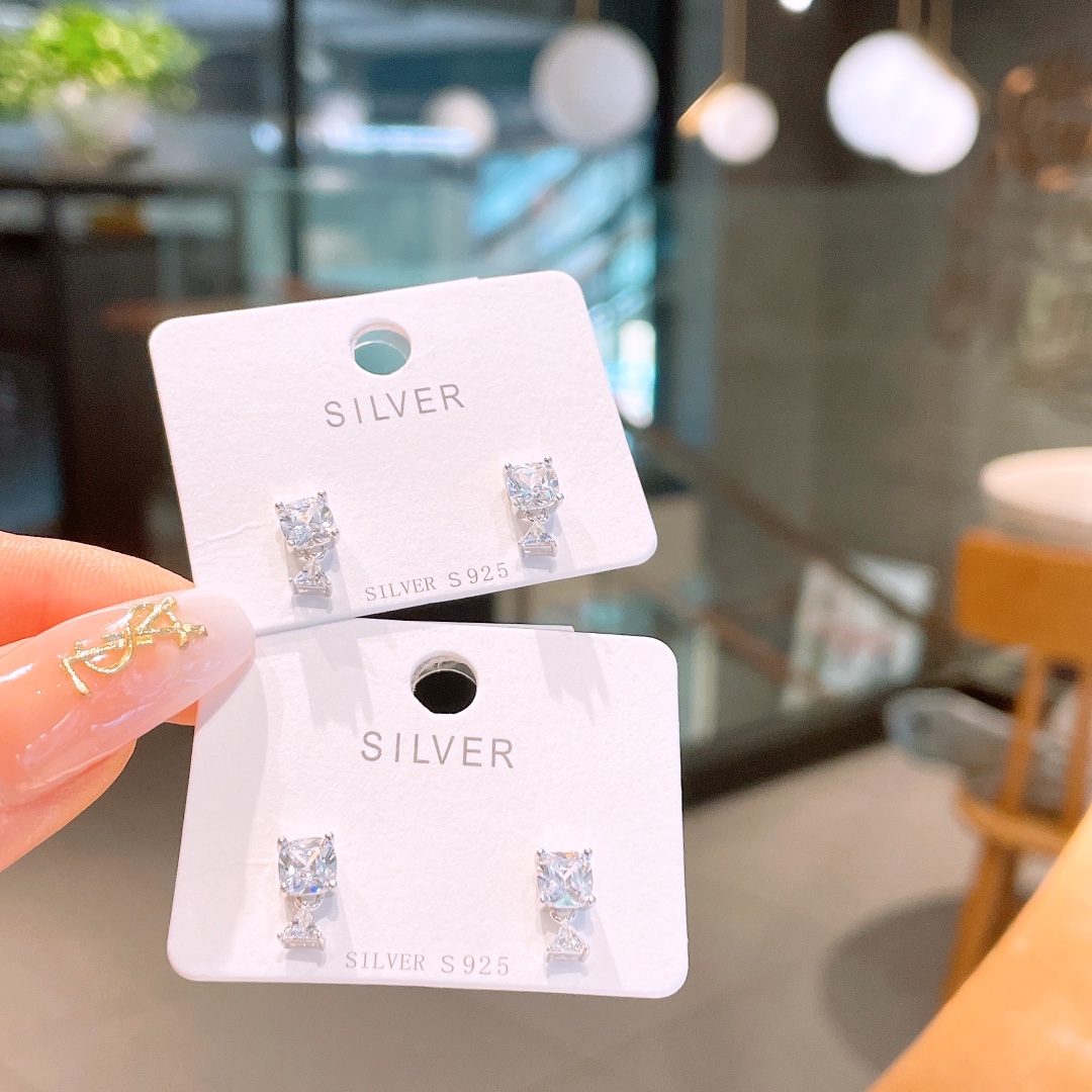 さわやか系低アレルギー銀イヤリングシルバー 春節