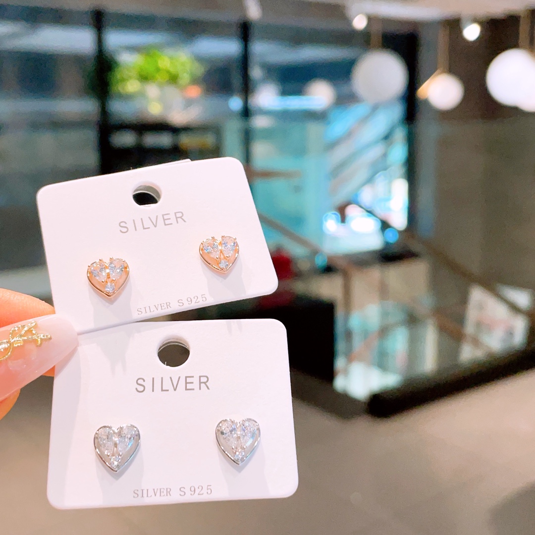 軽やか純銀イヤリングゴールド 日常使い