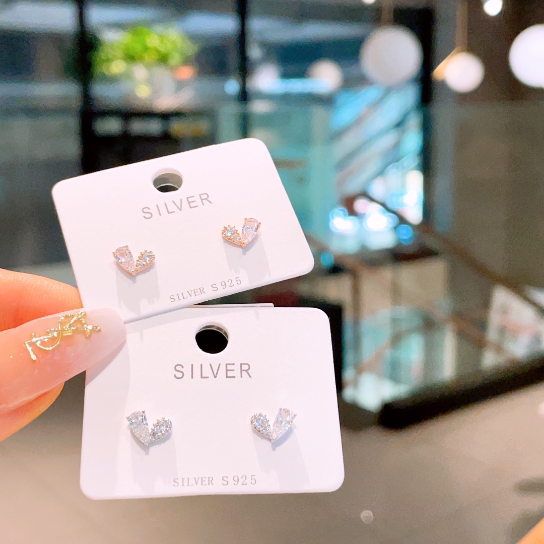 清純純銀イヤリングゴールド 婚姻届提出