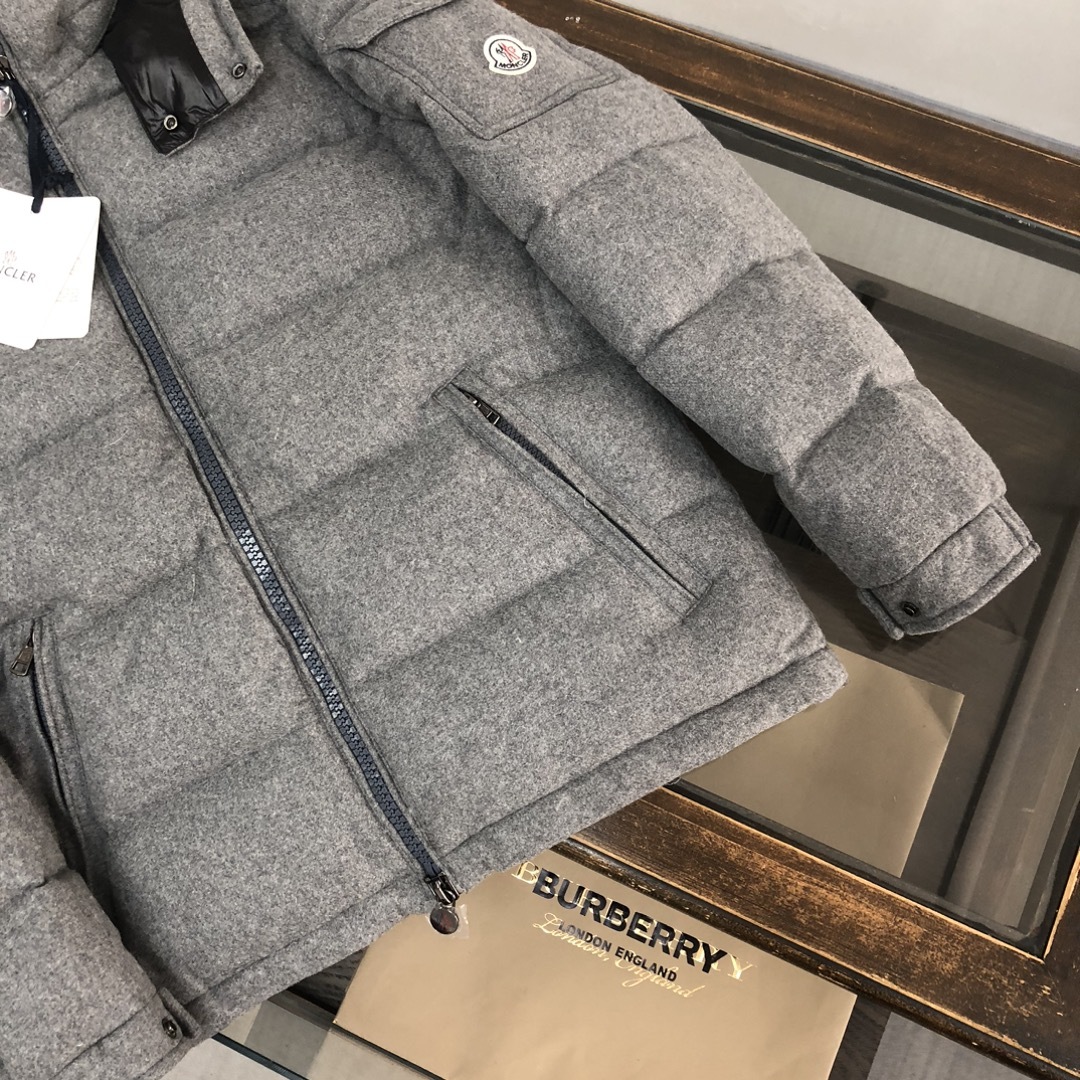 MONCLER 蒙口 最新经典玛雅款灰色🔥采用羊毛面料,全新订制五金辅料,90白鸭绒填充,男女同款,今年