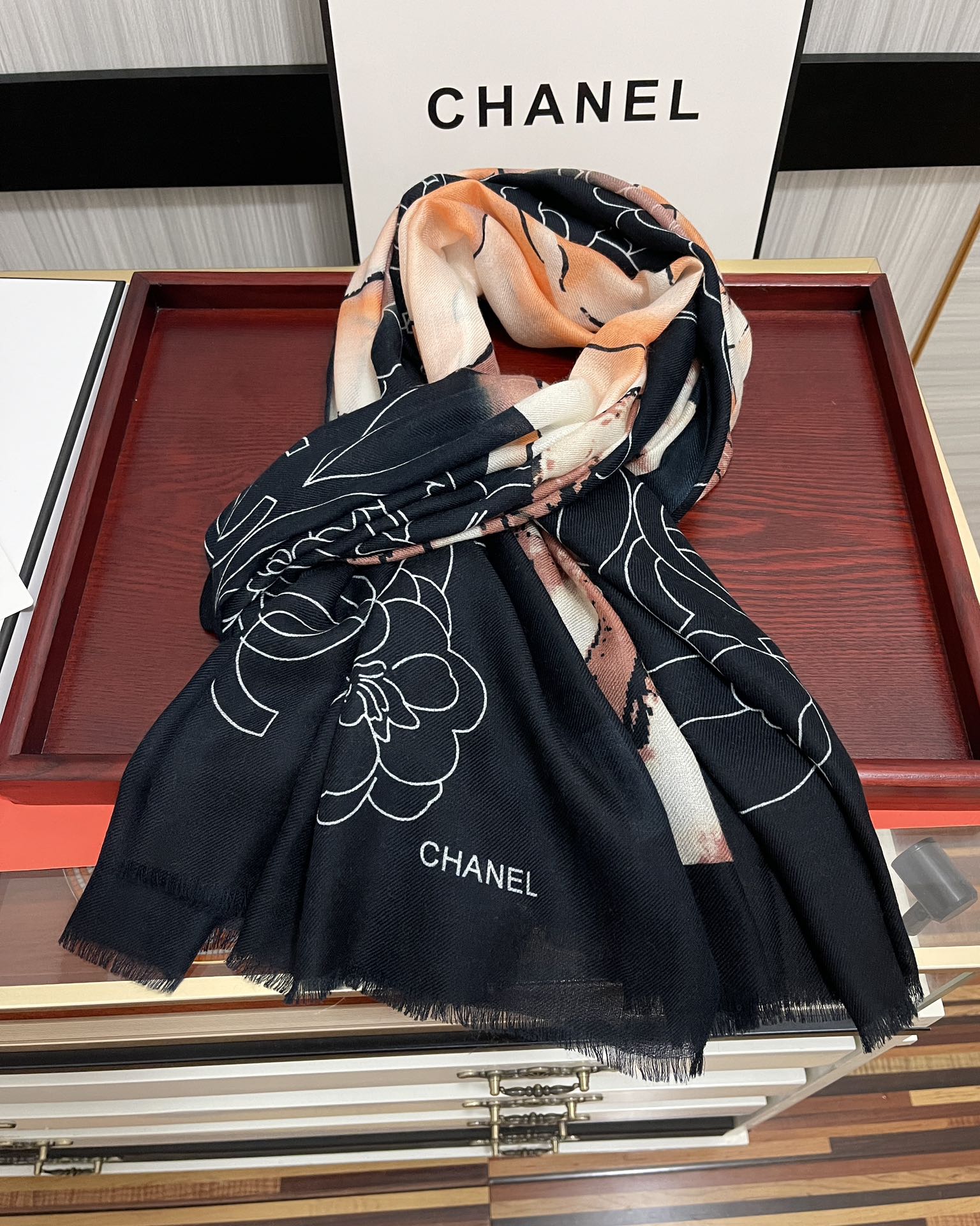CHANEL香奈儿双面戒指绒长巾