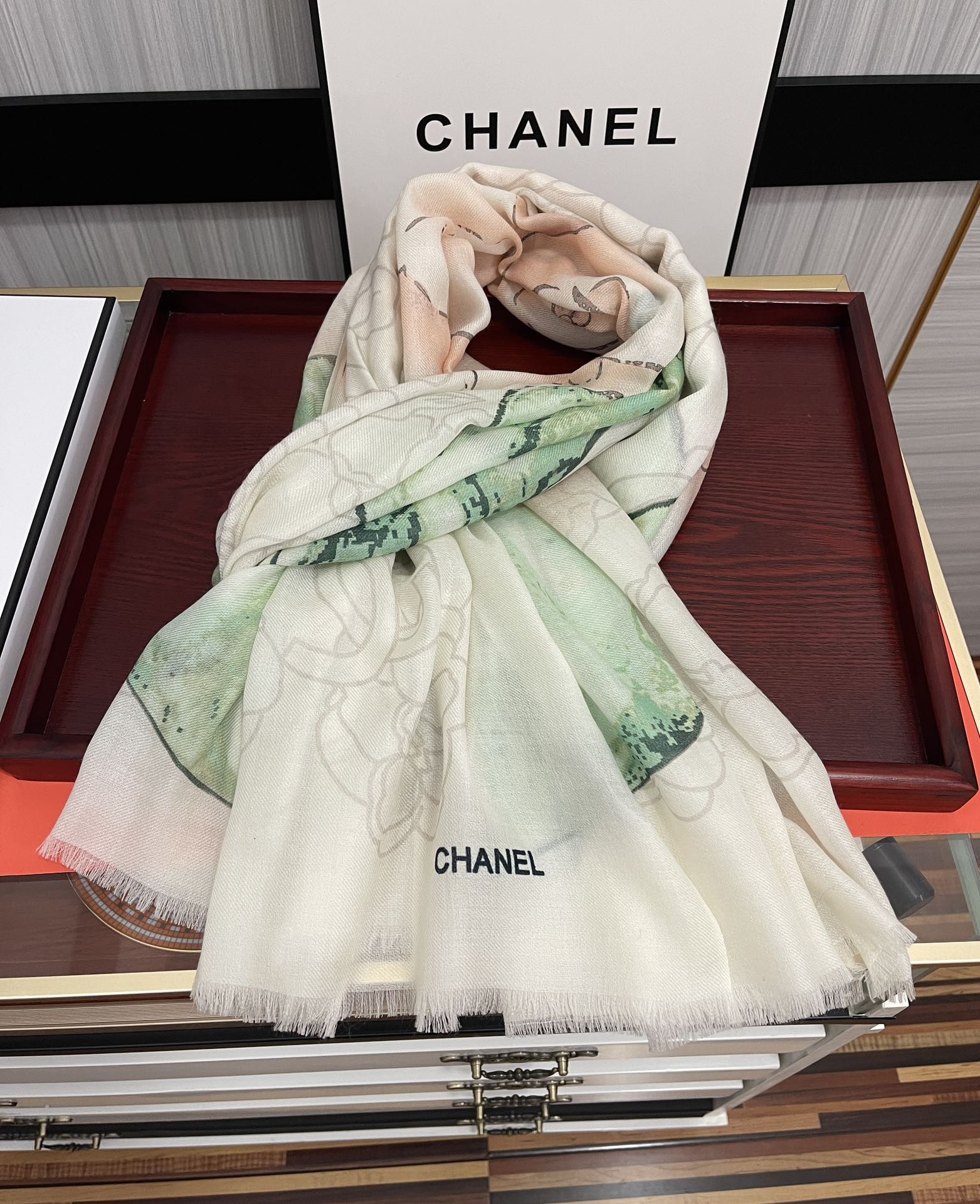 CHANEL香奈儿双面戒指绒长巾