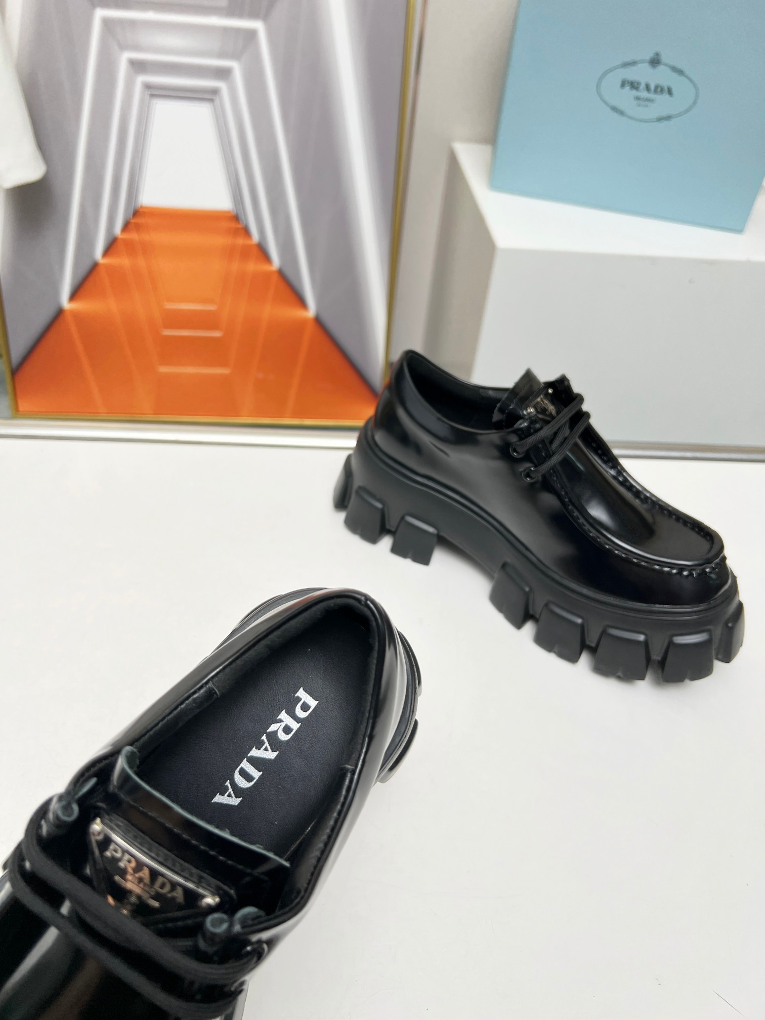 Prada 专柜款经典鞋履 6