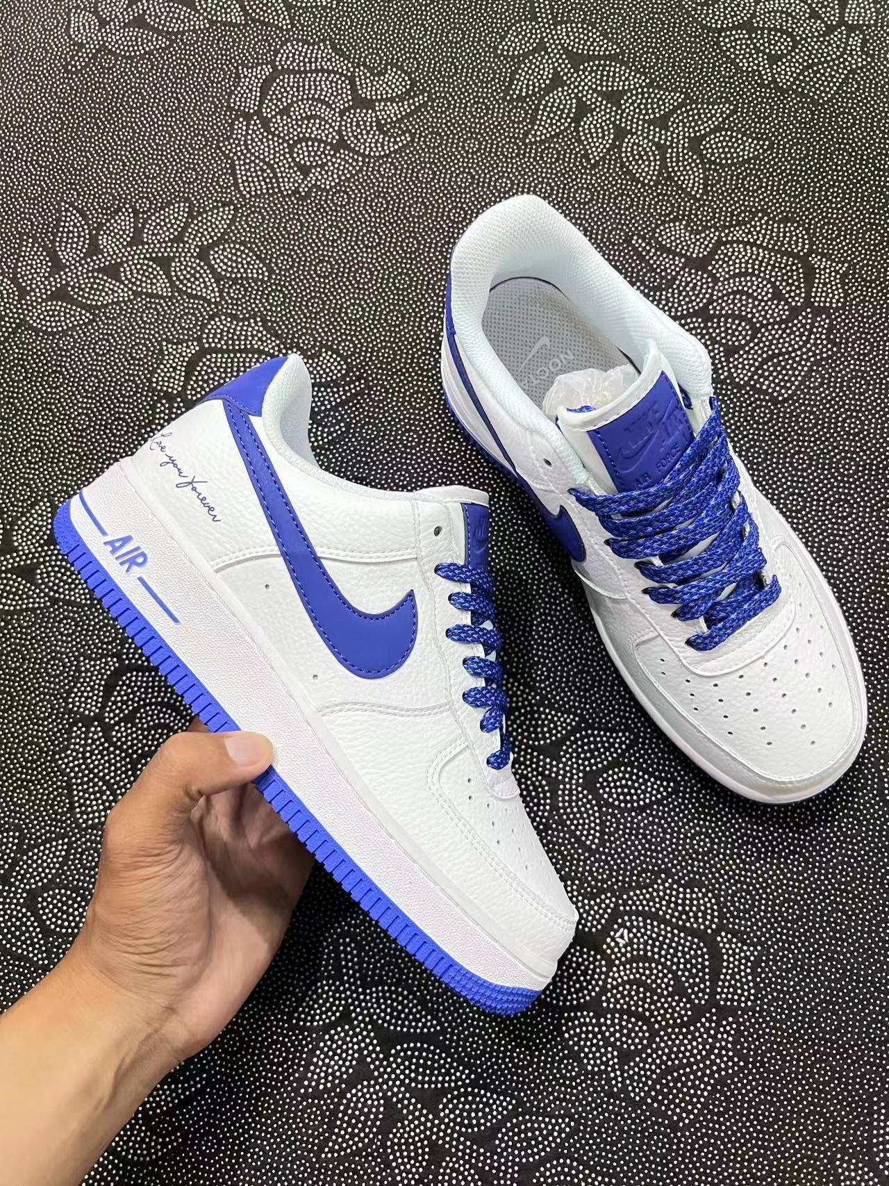 ? 正品定制 Af1 天空蓝 云端彼爱款 麂皮白蓝刻字配色?