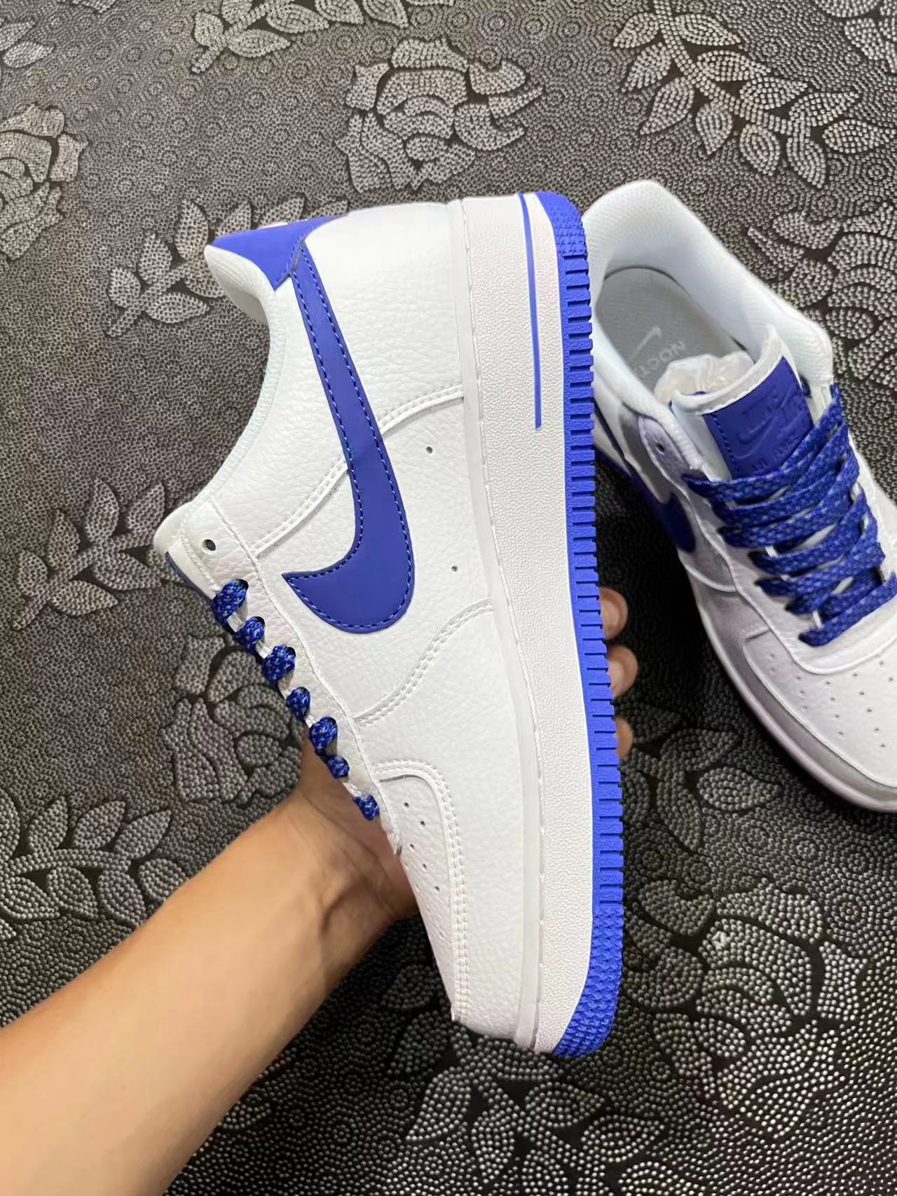 ? 正品定制 Af1 天空蓝 云端彼爱款 麂皮白蓝刻字配色?