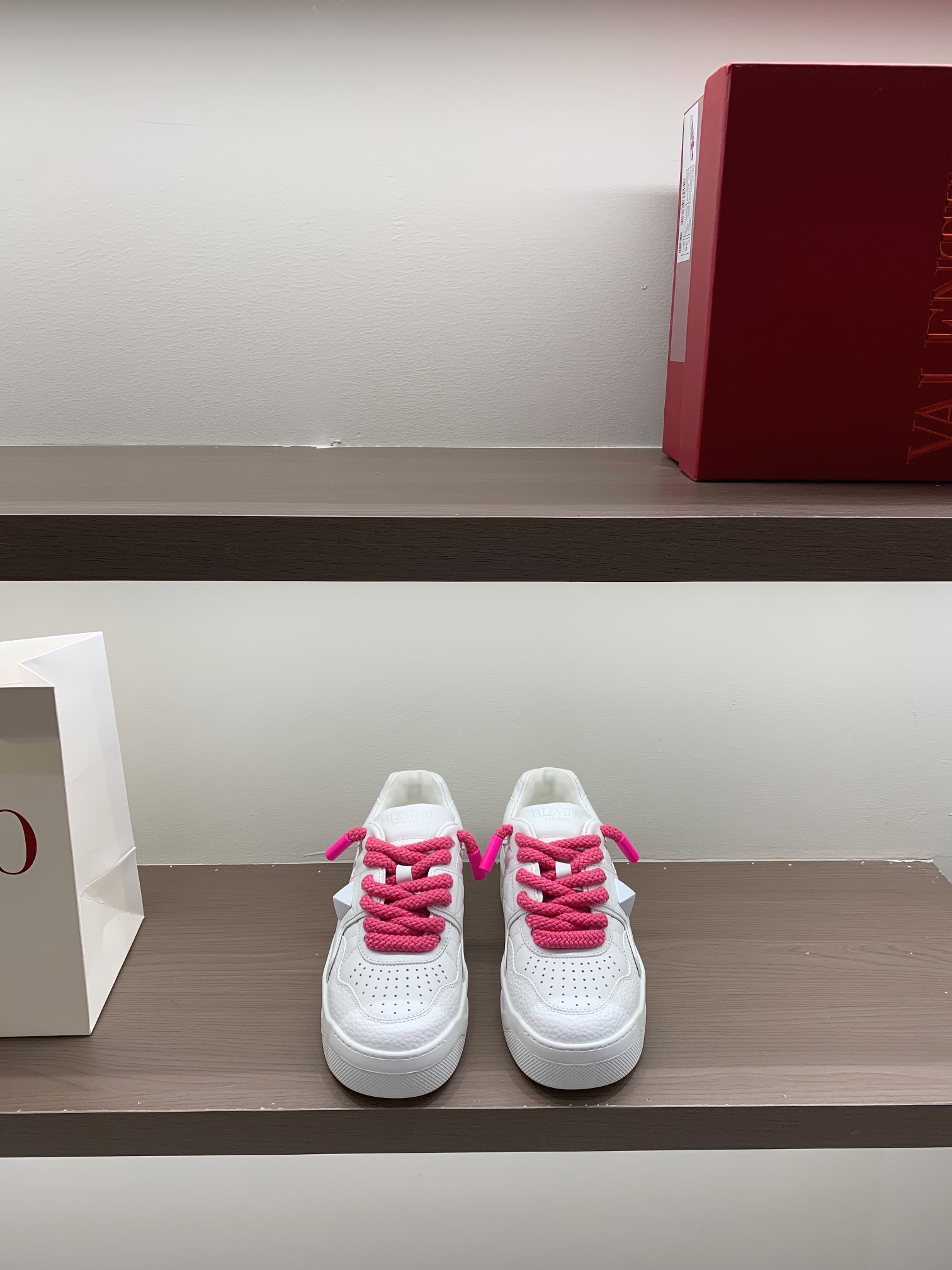 Valentino Sneakers White Leather Low-Top Lace-Up