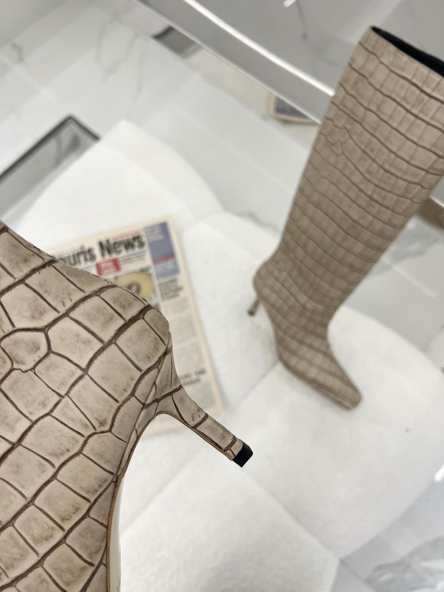 Fashionable Crocodile-Skinned Boots: Quality and Style at Affordable Price - 图片 7