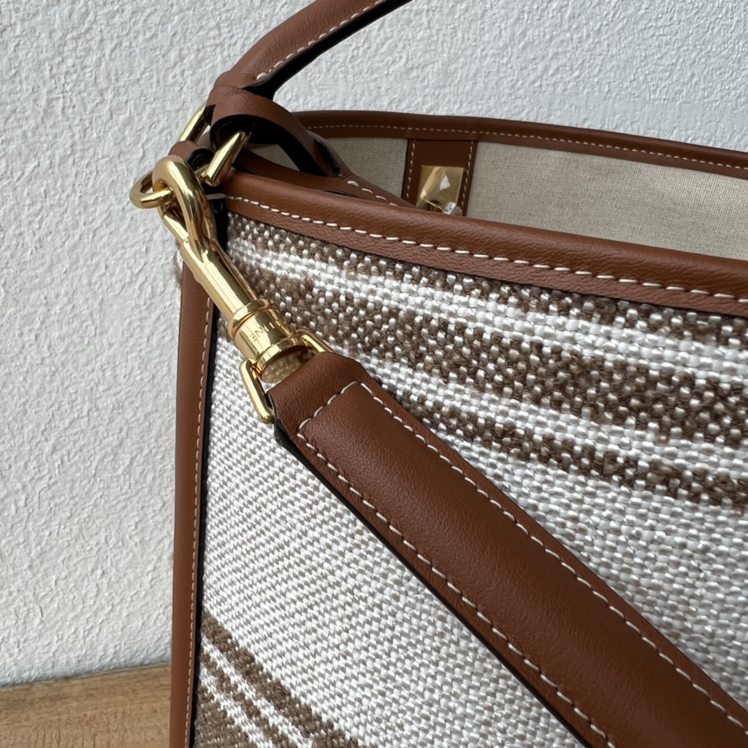 BUCKET 16シリーズ水桶バッグ - フランスのエレガンスと実用性