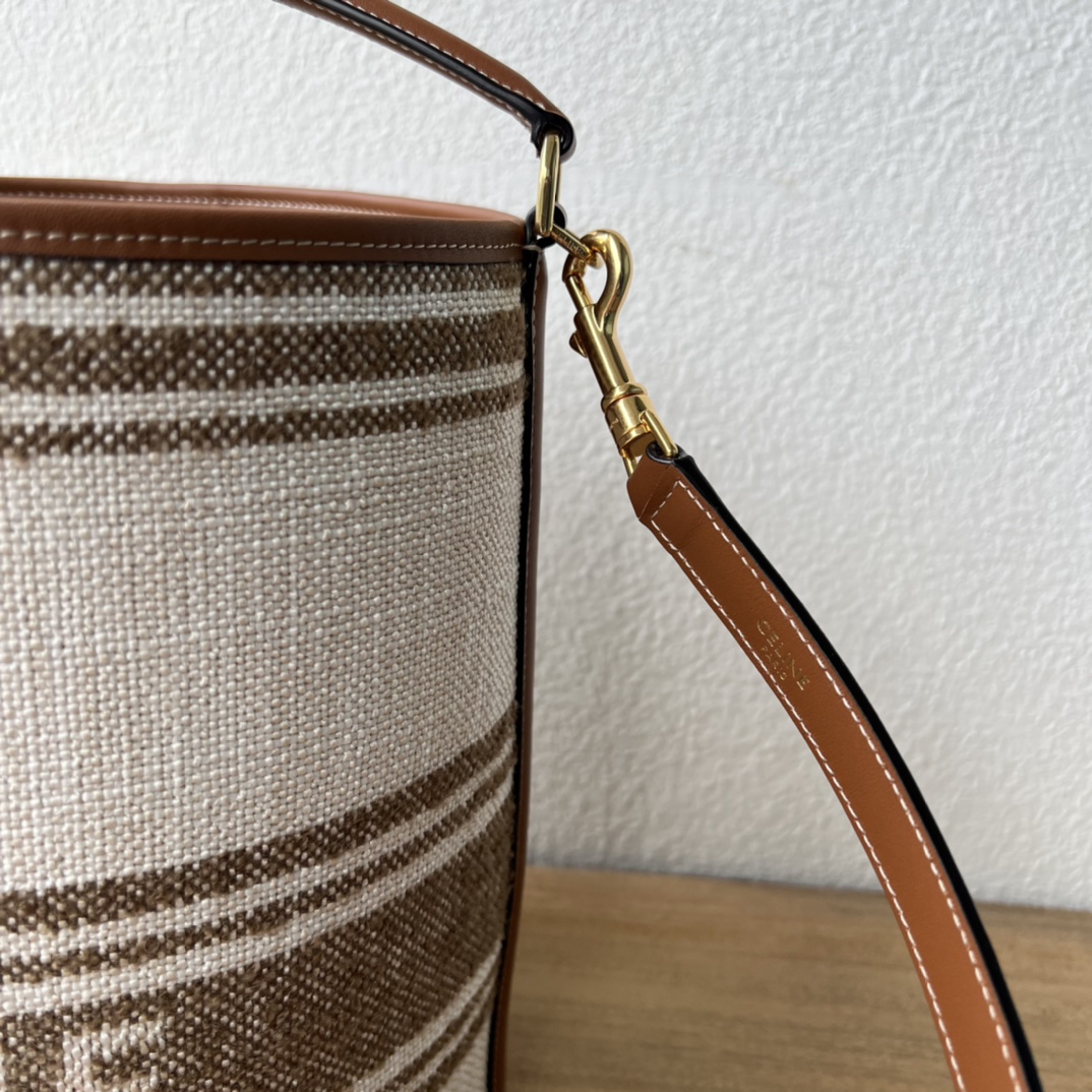 BUCKET 16シリーズ水桶バッグ - フランスのエレガンスと実用性