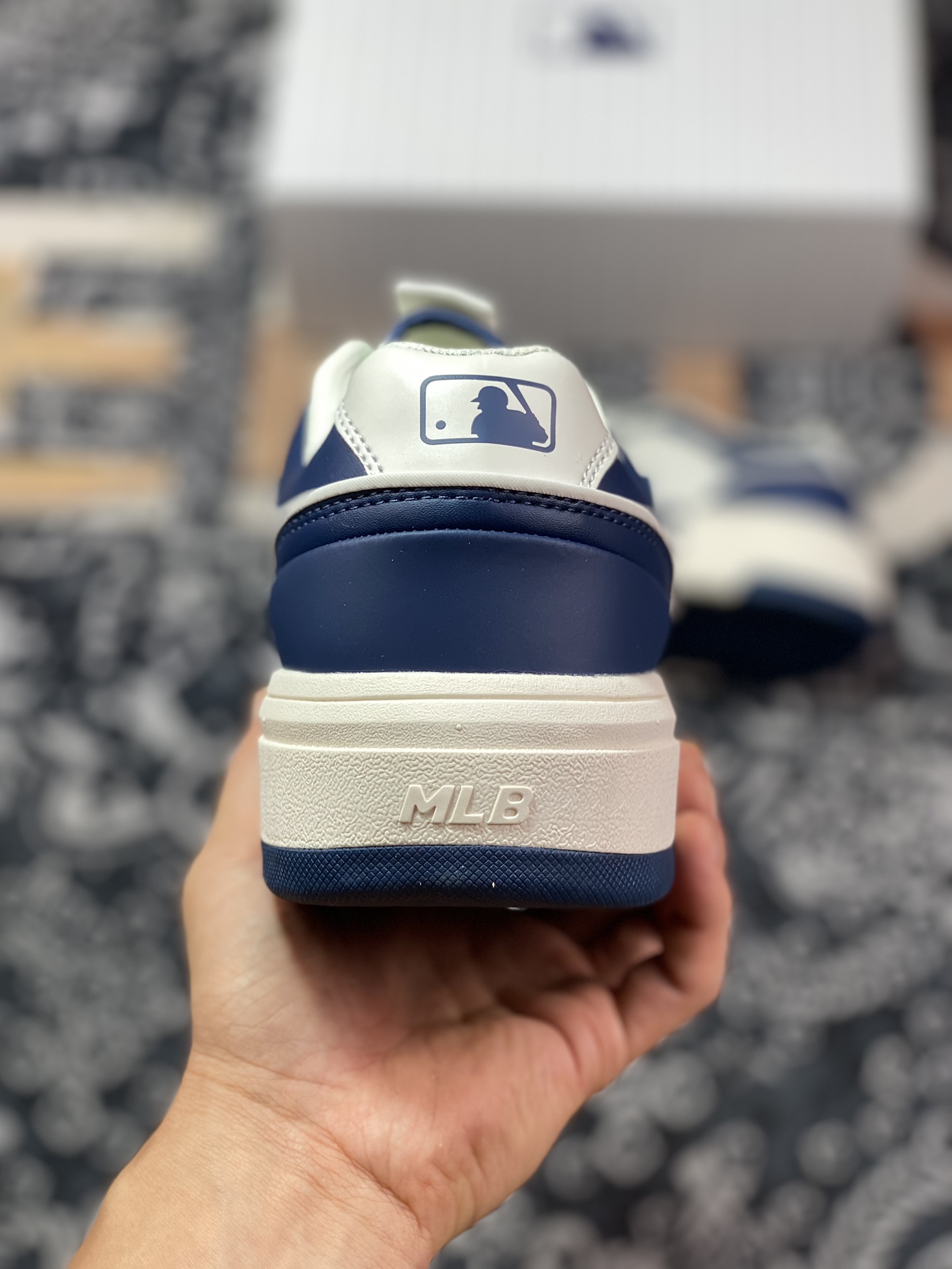 LA Dodgers x MLB Chunky Liner Low Senior Shoes Series Low-top Daddy Style Lightweight Jogging Shoes ”Dirty Blue Beige LA Print Reflective Edge” 3ASXCLB3N-07NYD