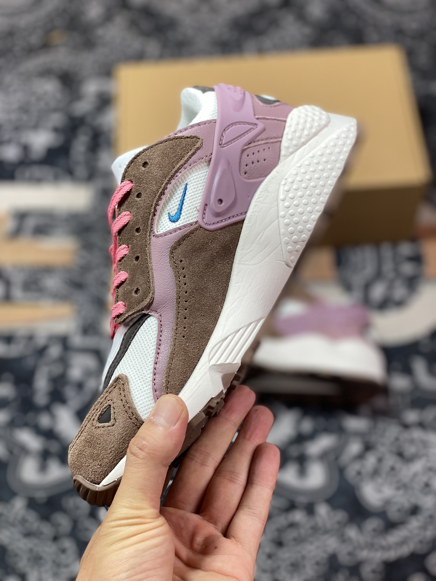 Nike Air Huarache Runner ”Brown/White/Purple Pink” Wallace Running Series Low-top Retro Casual Sports Jogging Shoes ”Dark Brown White Purple Pink” DZ3306-101