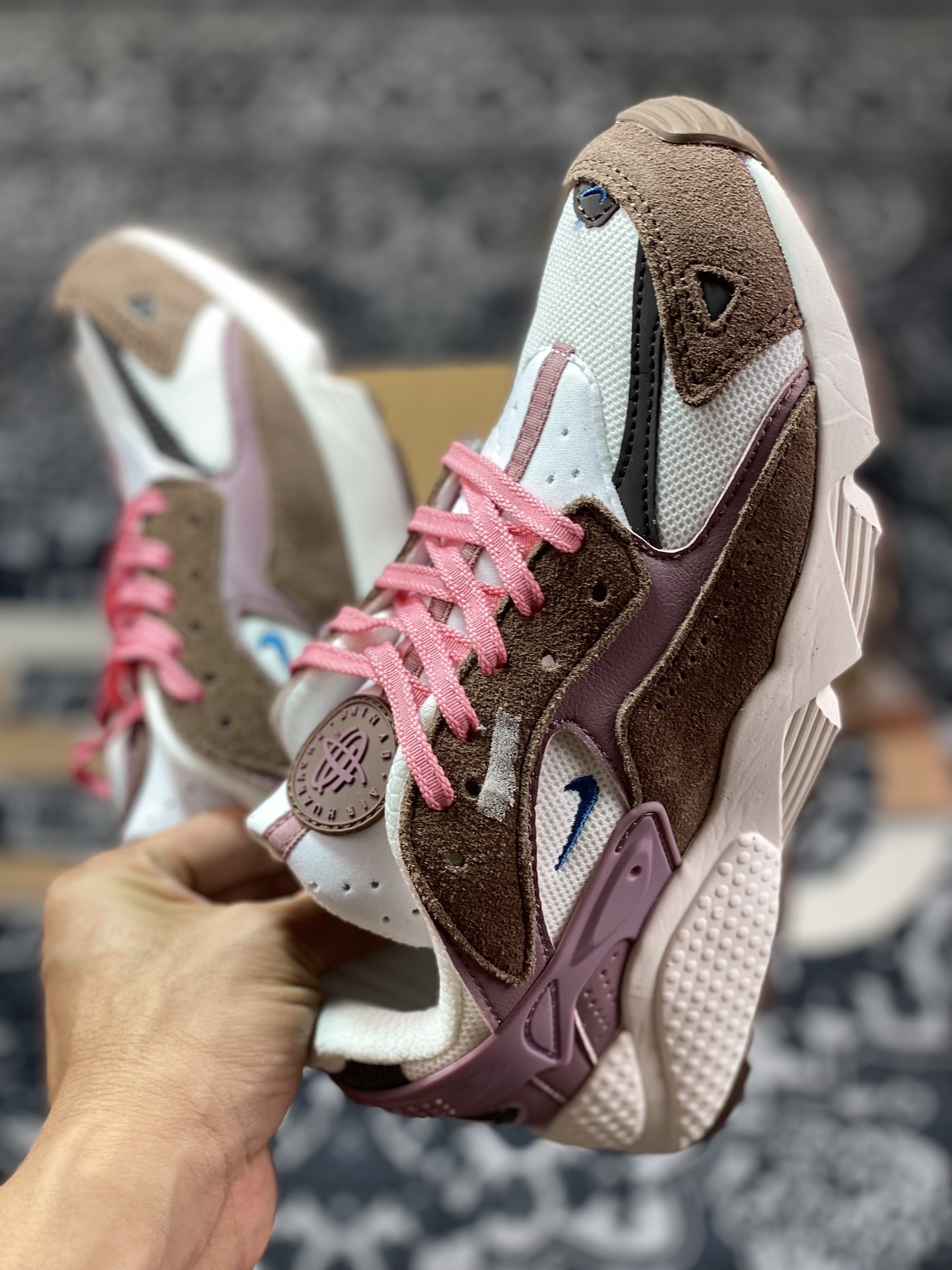 Nike Air Huarache Runner ”Brown/White/Purple Pink” Wallace Running Series Low-top Retro Casual Sports Jogging Shoes ”Dark Brown White Purple Pink” DZ3306-101