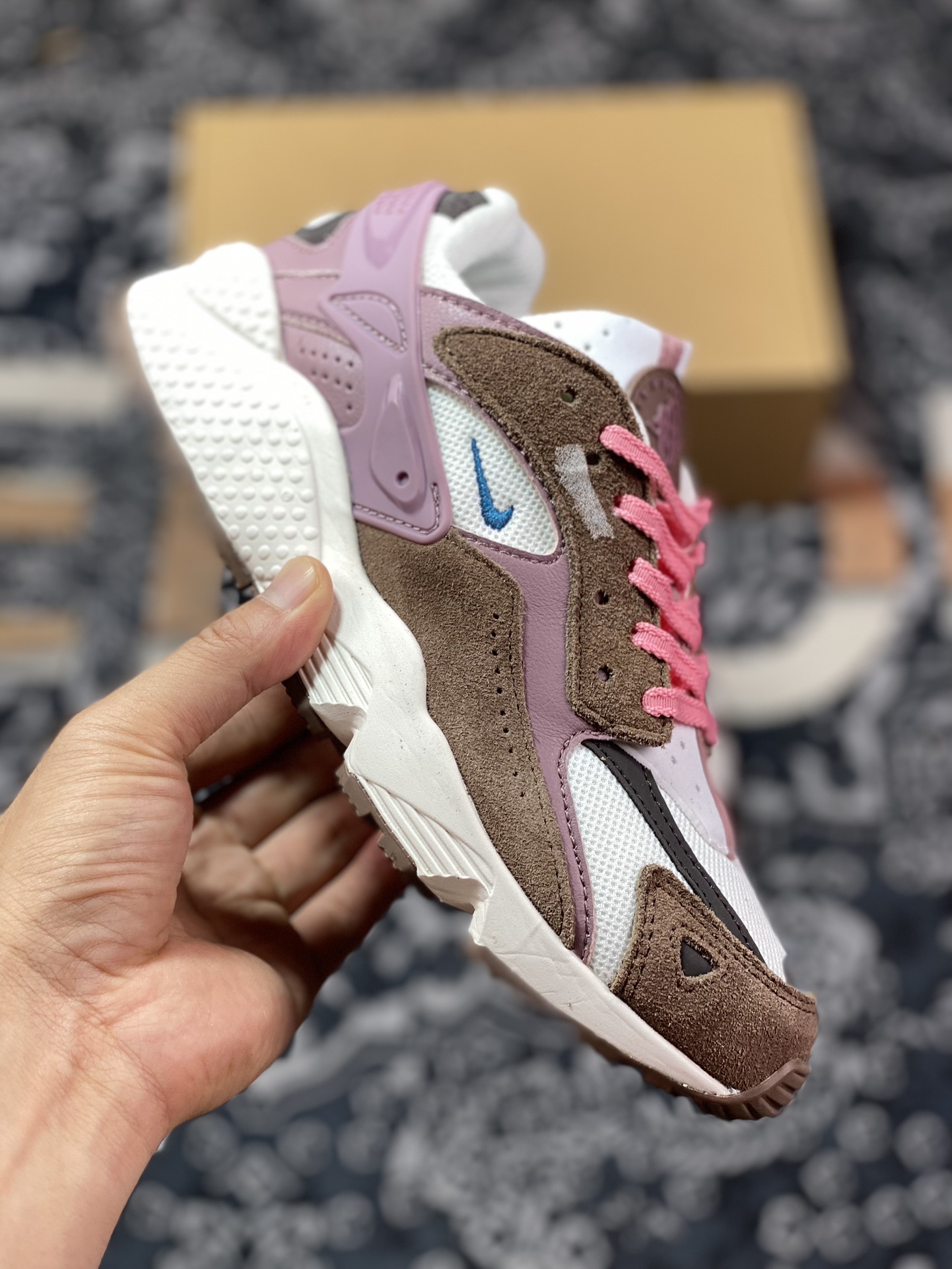 Nike Air Huarache Runner ”Brown/White/Purple Pink” Wallace Running Series Low-top Retro Casual Sports Jogging Shoes ”Dark Brown White Purple Pink” DZ3306-101