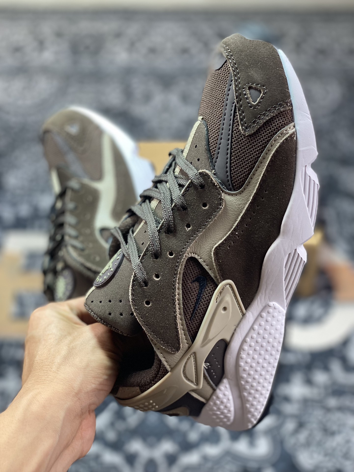 Nike Air Huarache Runner ”Brown/Khaki” Wallace running series low-top retro casual sports jogging shoes ”Dark Brown Khaki” DZ3306-004