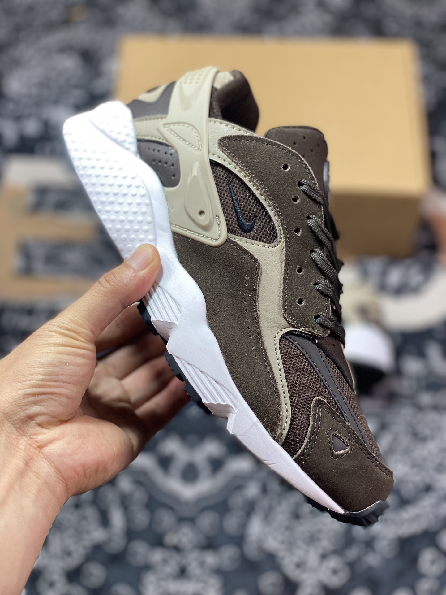 Nike Air Huarache Runner ”Brown/Khaki” Wallace running series low-top retro casual sports jogging shoes ”Dark Brown Khaki” DZ3306-004