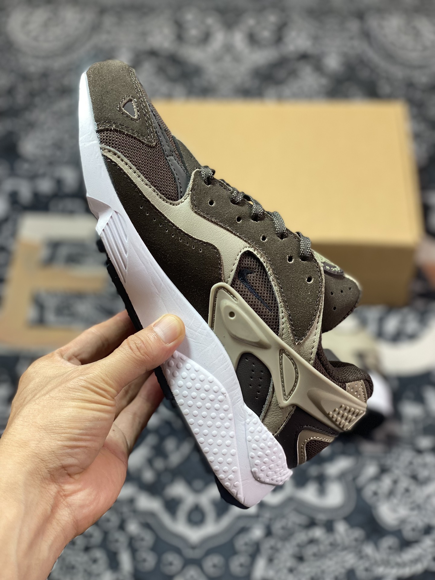 Nike Air Huarache Runner ”Brown/Khaki” Wallace running series low-top retro casual sports jogging shoes ”Dark Brown Khaki” DZ3306-004