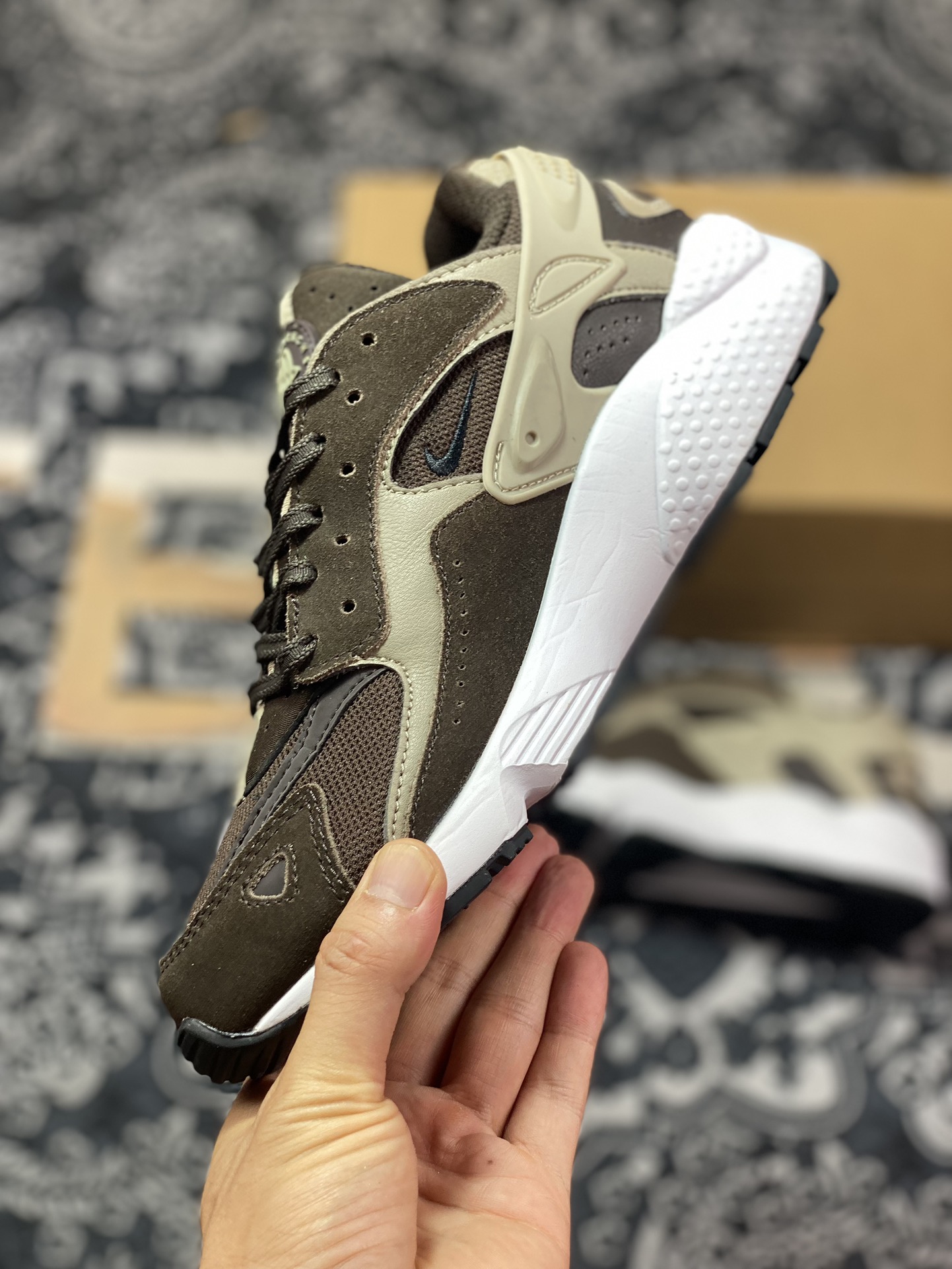 Nike Air Huarache Runner ”Brown/Khaki” Wallace running series low-top retro casual sports jogging shoes ”Dark Brown Khaki” DZ3306-004