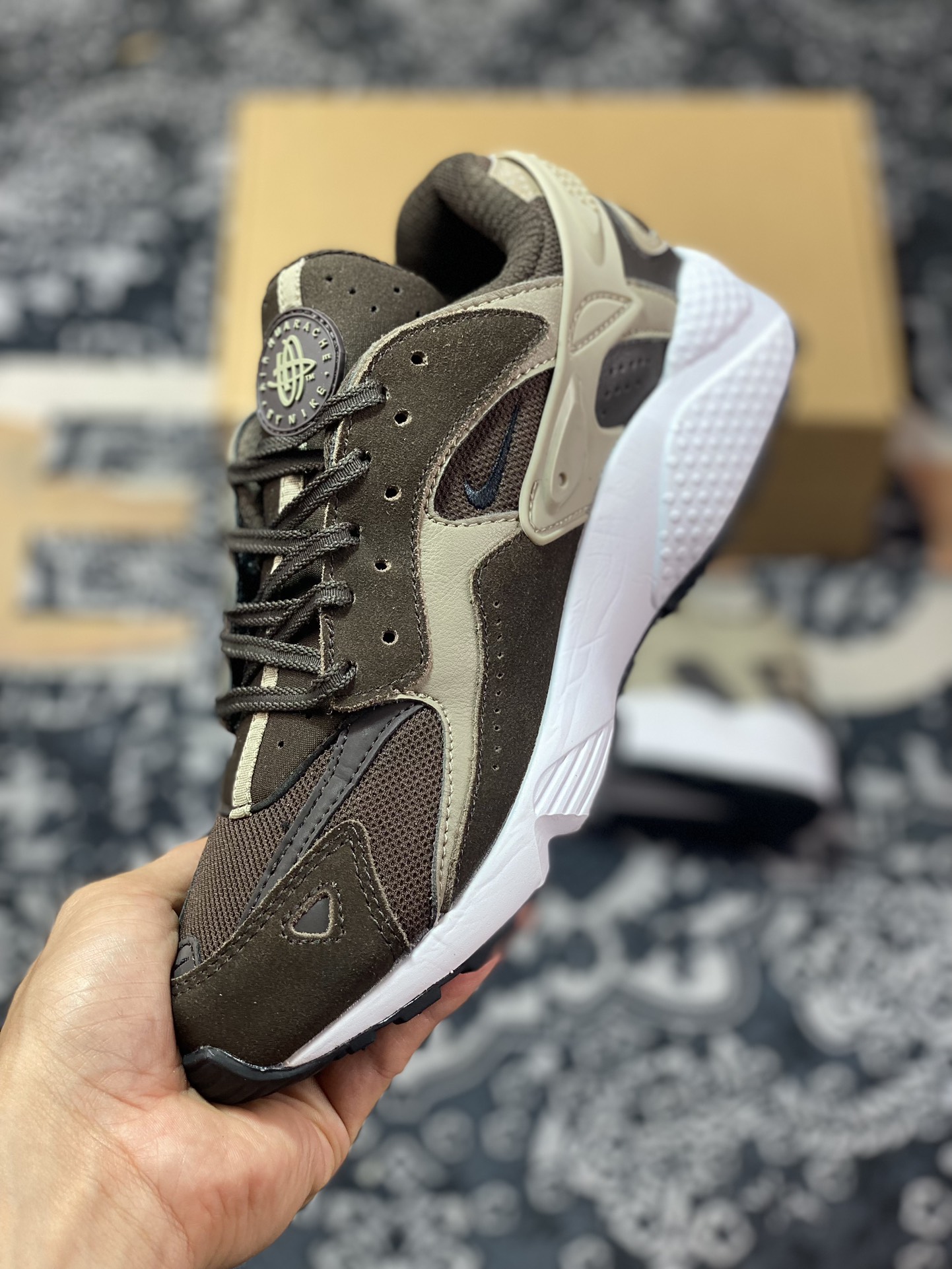 Nike Air Huarache Runner ”Brown/Khaki” Wallace running series low-top retro casual sports jogging shoes ”Dark Brown Khaki” DZ3306-004