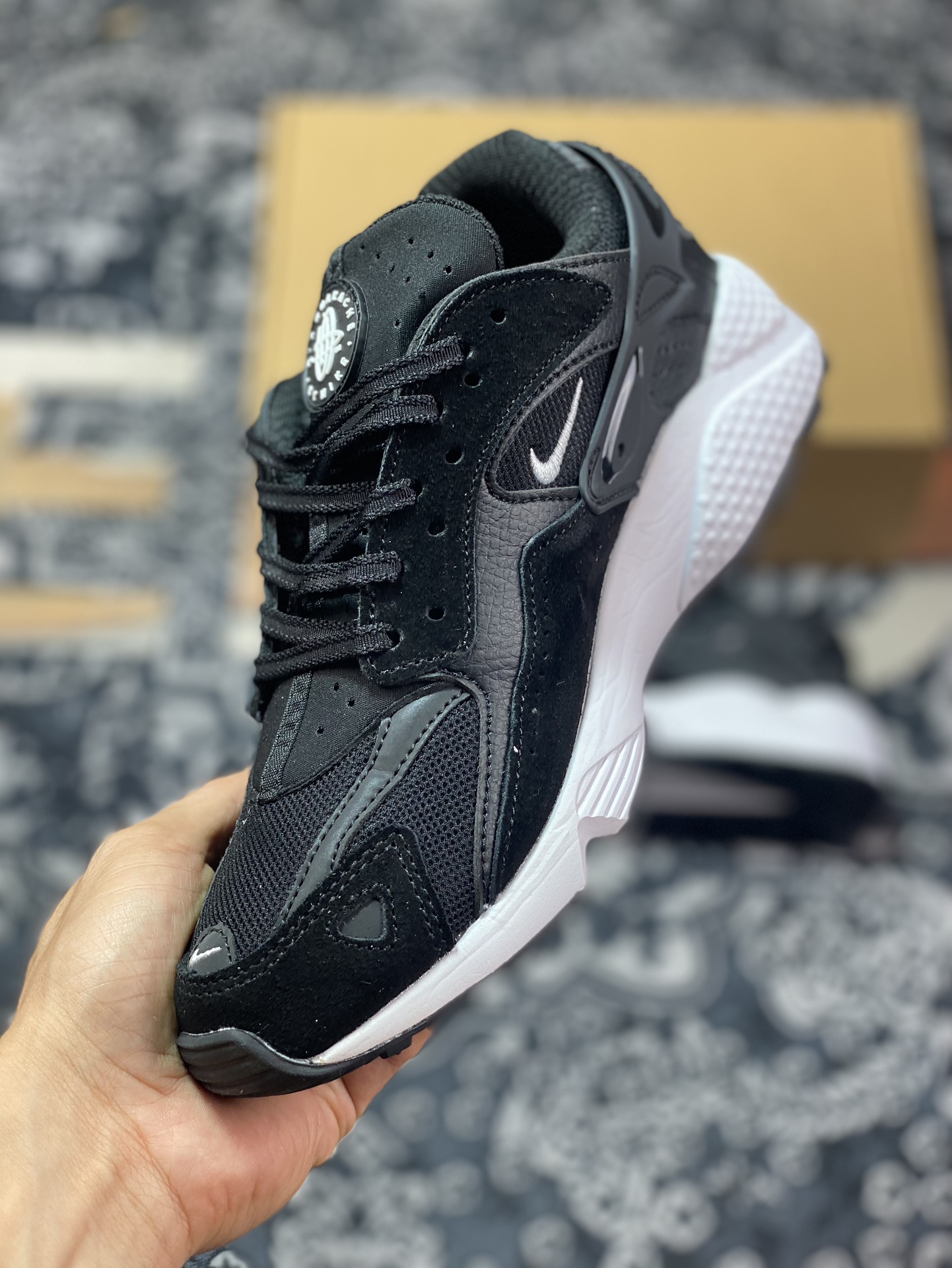 Nike Air Huarache Runner ”Black White” Wallace running series low-top retro casual sports jogging shoes ”Black and White” DZ3306-105