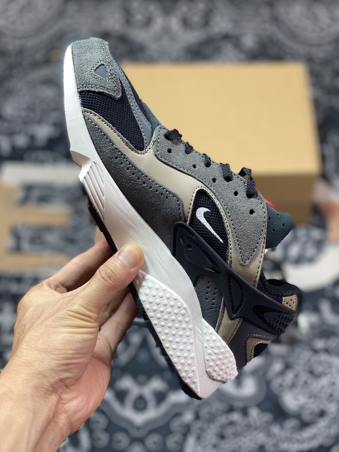 Nike Air Huarache Runner ”Light Smoke Grey” Wallace running jogging shoes ”Dark gray black khaki” DZ3306-003