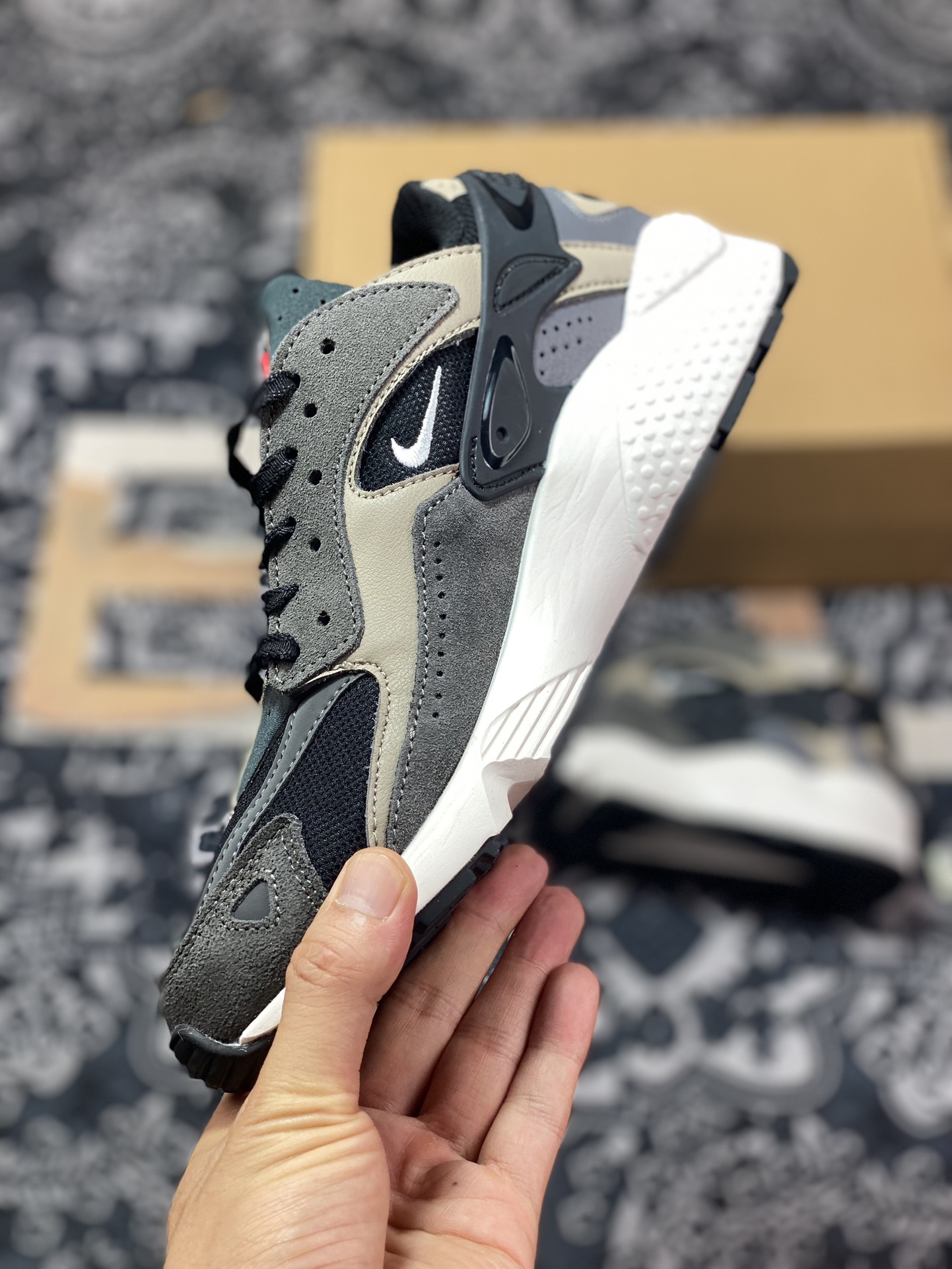 Nike Air Huarache Runner ”Light Smoke Grey” Wallace running jogging shoes ”Dark gray black khaki” DZ3306-003