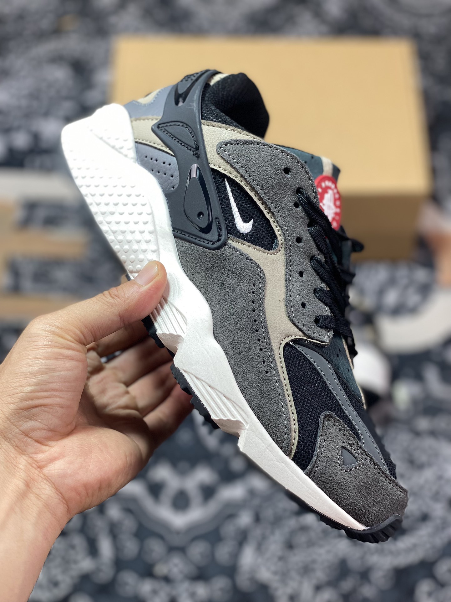 Nike Air Huarache Runner ”Light Smoke Grey” Wallace running jogging shoes ”Dark gray black khaki” DZ3306-003