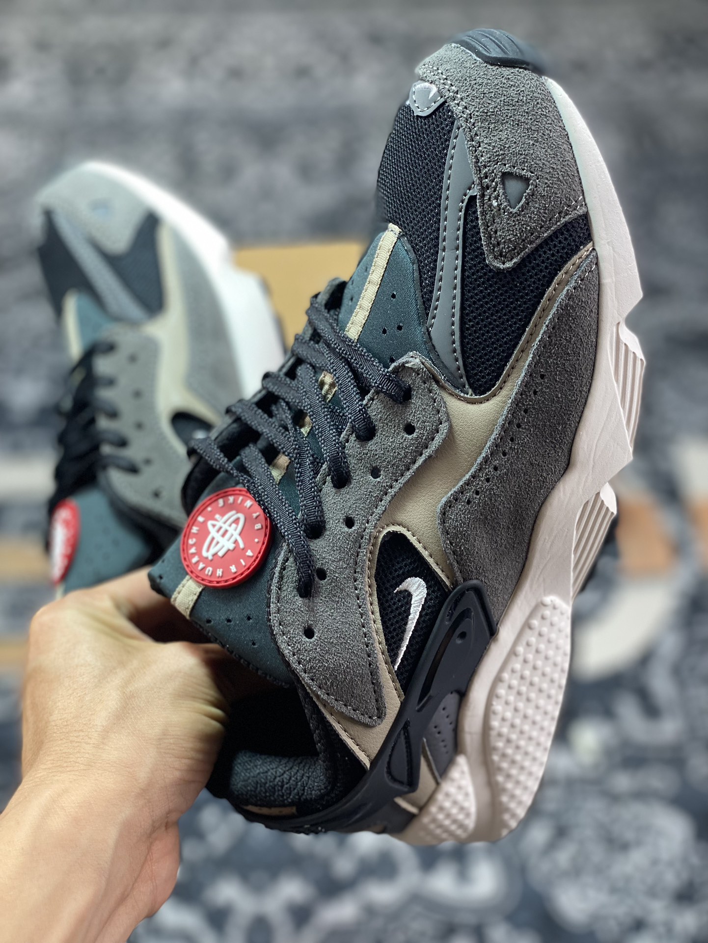 Nike Air Huarache Runner ”Light Smoke Grey” Wallace running jogging shoes ”Dark gray black khaki” DZ3306-003