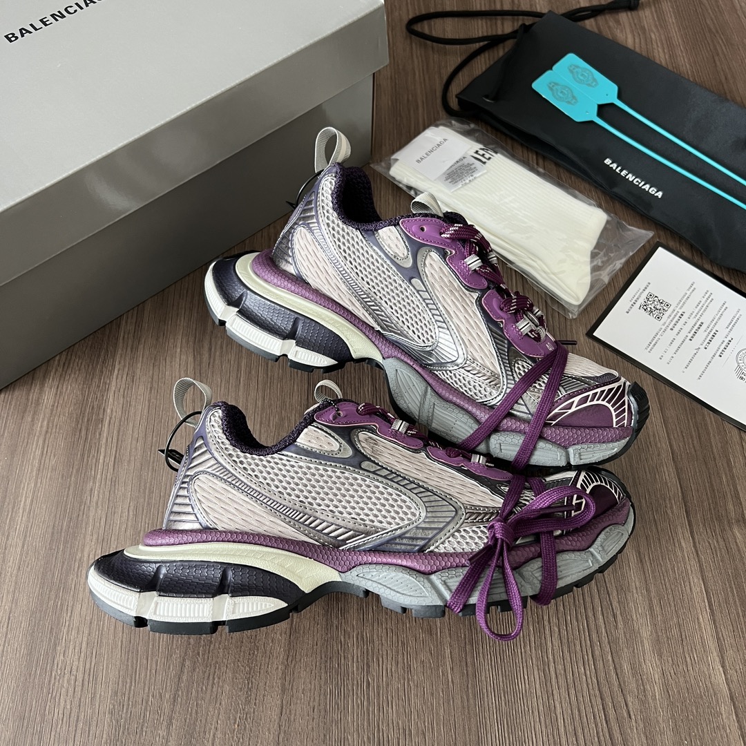 Balenciaga Balenciaga Phantom Sneaker 巴黎世家全新做旧十代银紫潮流跑鞋 在延续 Track Trainer 户外轮廓和复杂鞋面结构的同时