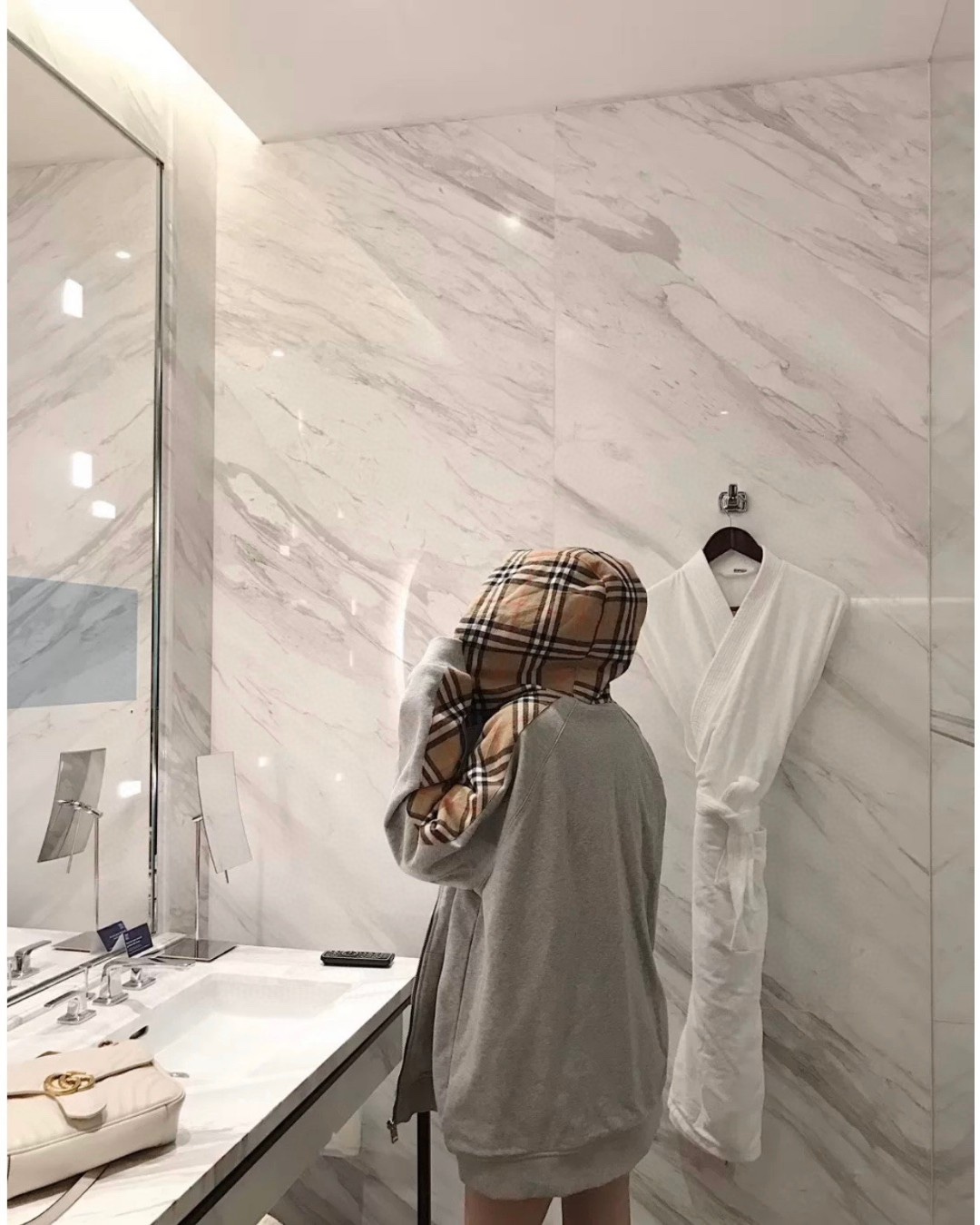 Burberry/巴宝莉 刺绣TB格纹拼接拉链卫衣外套 上身效果#