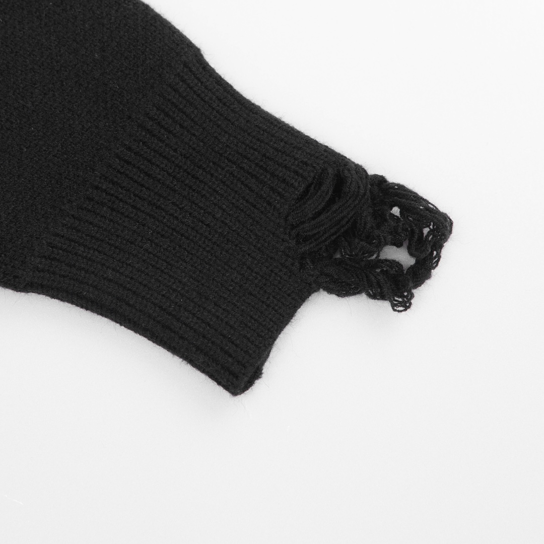 Givenchy Men’s Black Nylon Bag Sweater with Unique Yarn for Style and Comfort. - 图片 4