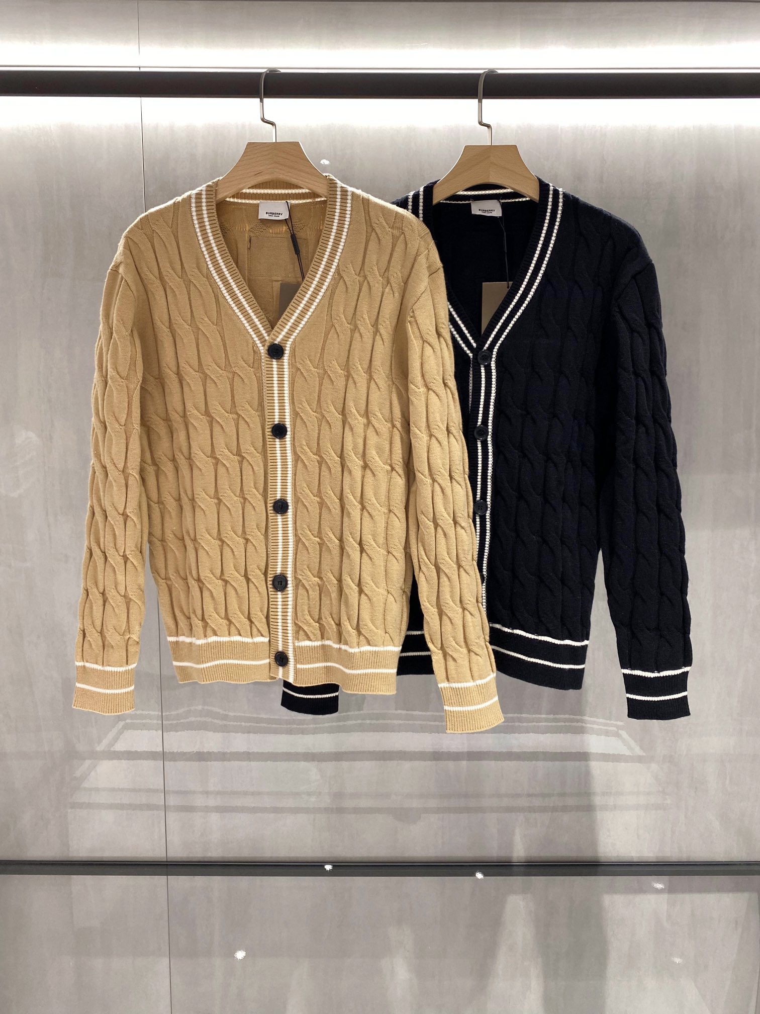 Burberry Clothing Cardigans Knit Sweater Unisex Knitting Wool Fall/Winter Collection Fashion LL1670320