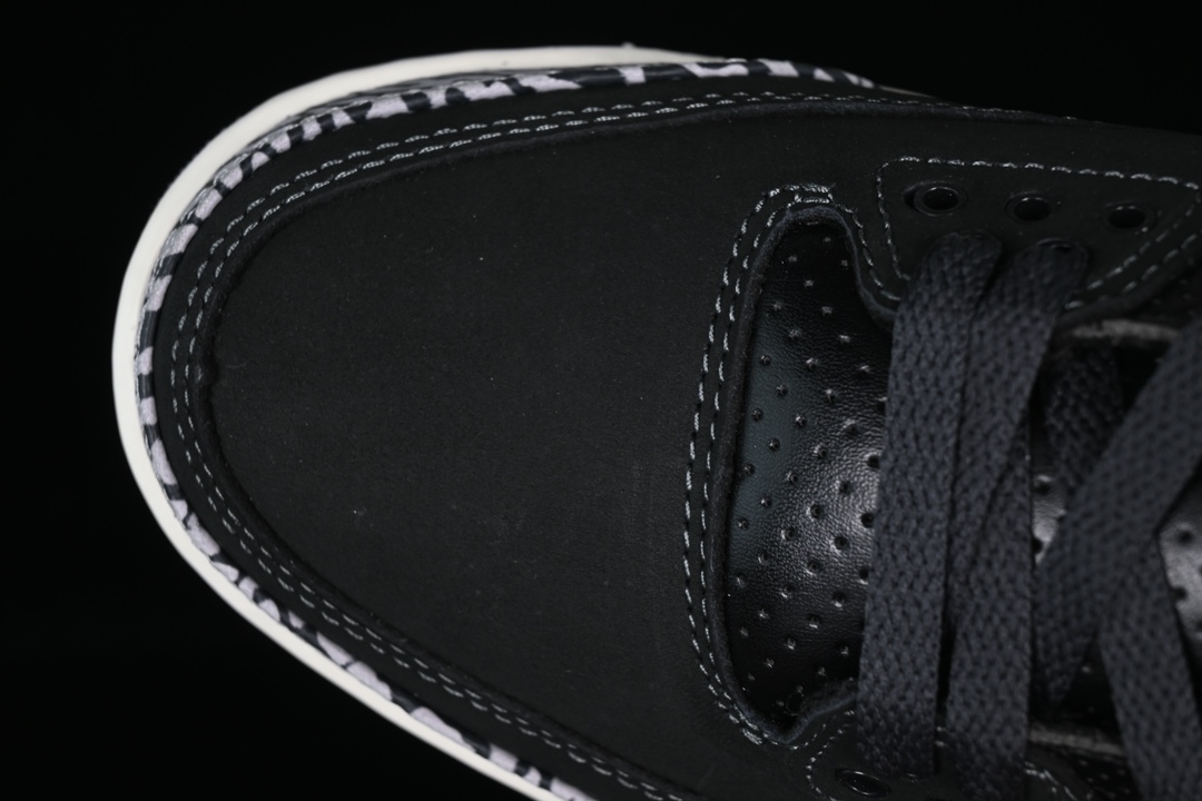 💰190真标💰280公司级💰380纯原
Air Jordan 3 Retro "Off Noir" AJ3 乔3做旧黑水泥 CK9246-001
#鞋身整体以大面积黑色麂皮覆盖,标志性的大象纹也同样得以保留。鞋带孔、鞋舌等细节部分采用水泥灰点缀,整体颜值与AJ3 "黑水泥"十分相似!
#此外在鞋帮、中底部分均已米白色呈现,营造出独特的氧化效果,年代感十足!
尺码:40 41 42 42.5 43 44 44.5 45 46 47.5 P.D4
