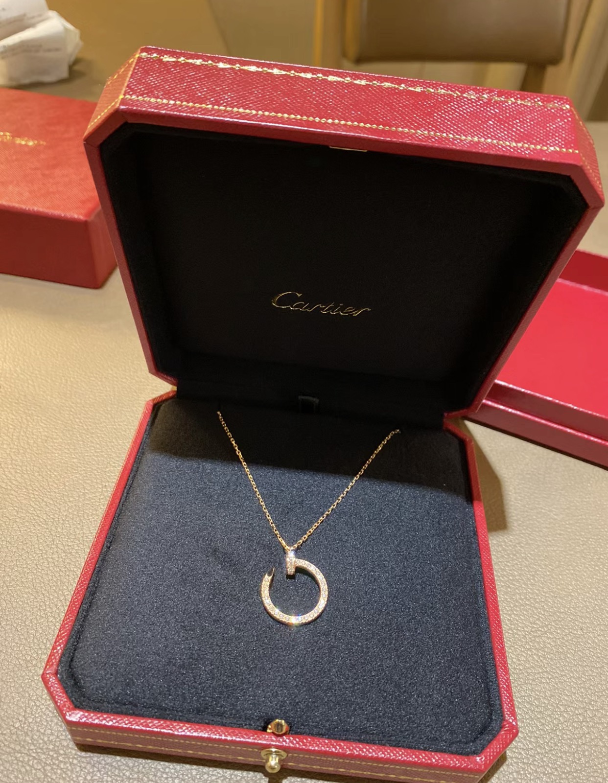 NO:633906,Nail necklaces, the most classic fashionable items that all beauties have, necklaces, Cartier high-end jewelry19860909美女们都有的钉子项链、最经典的时髦单品,,necklace,卡迪亚高端饰品,Jewelry